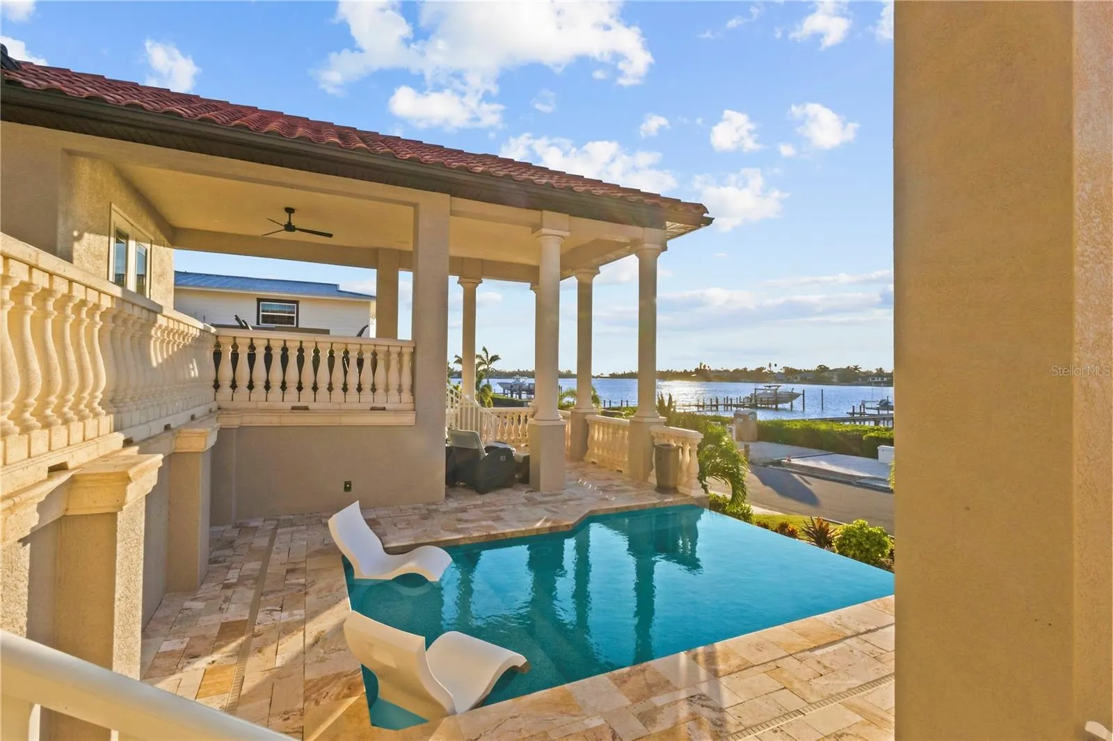 107 SUNSET DR