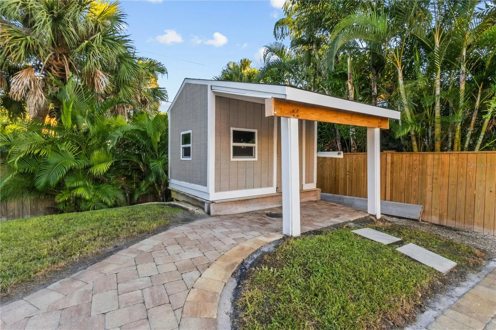 107 SUNSET DR