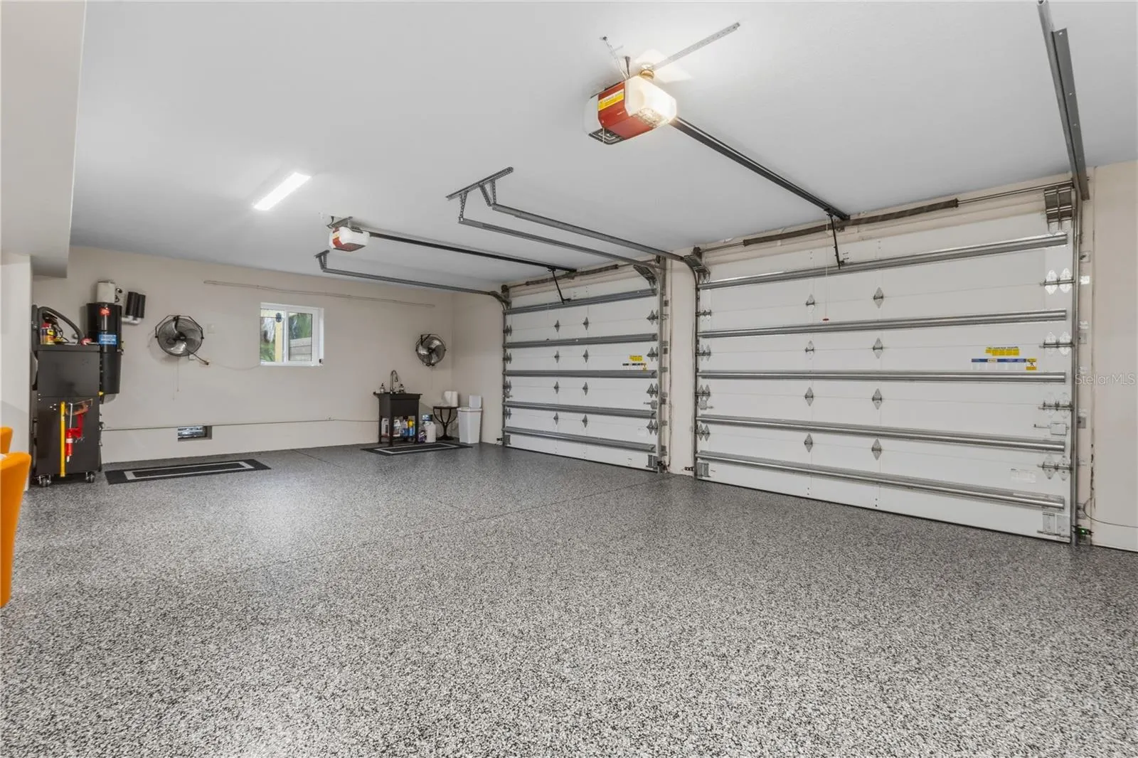 107 SUNSET DR