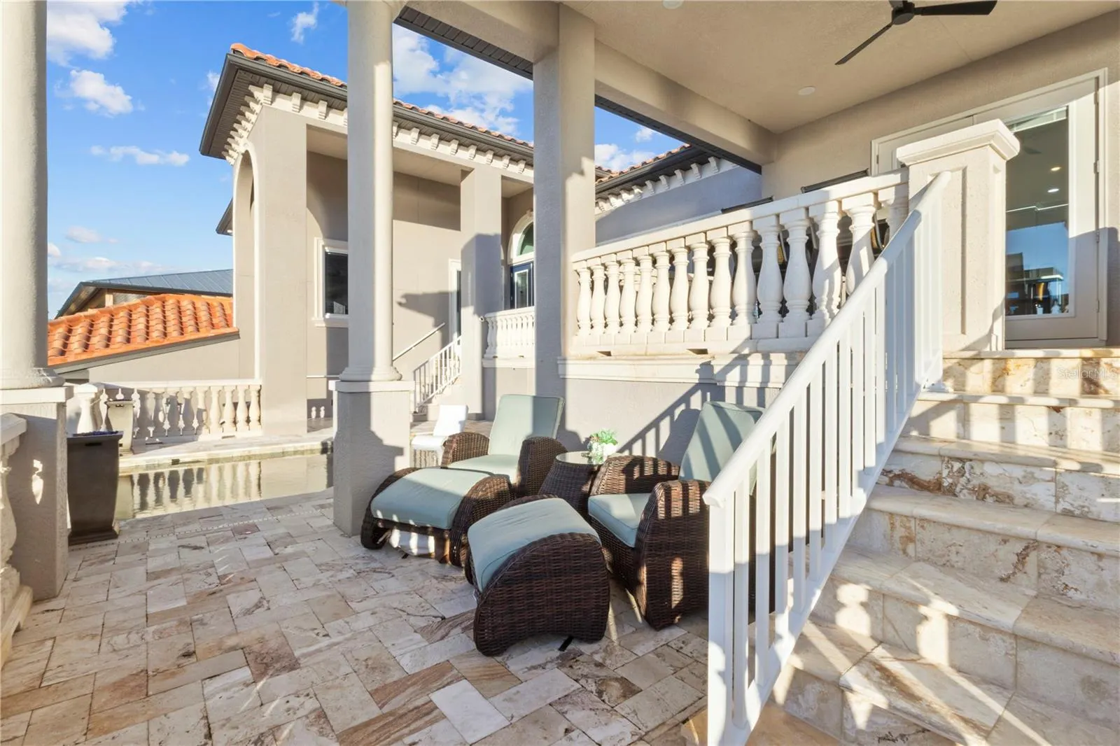 107 SUNSET DR