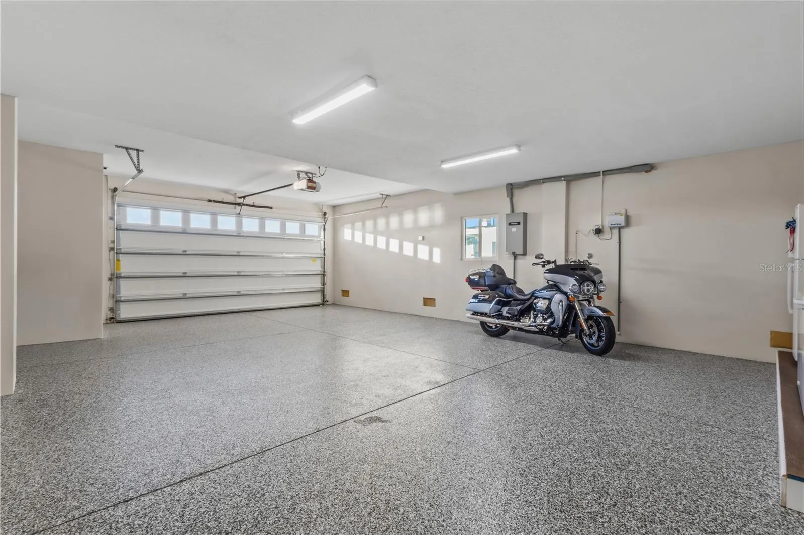 107 SUNSET DR