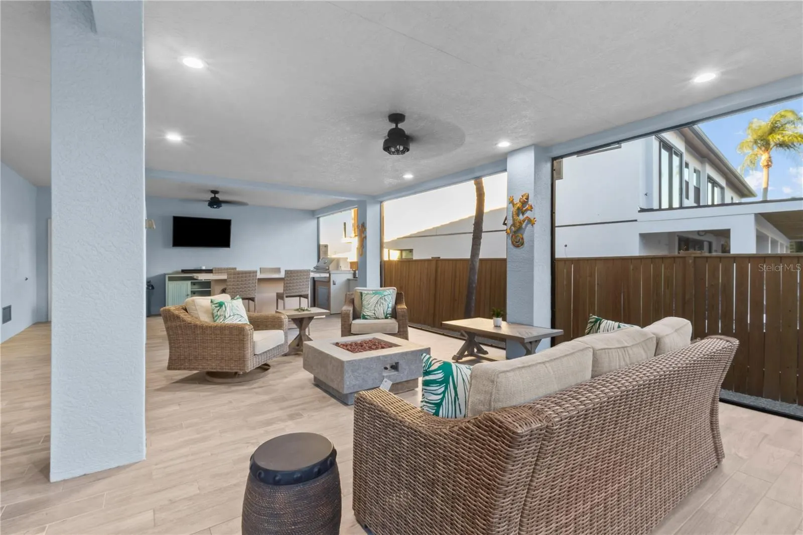 107 SUNSET DR