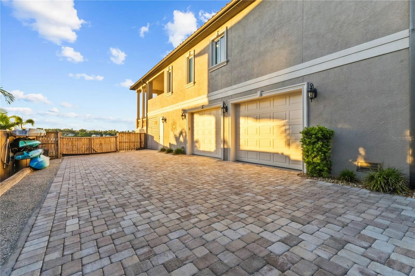 107 SUNSET DR