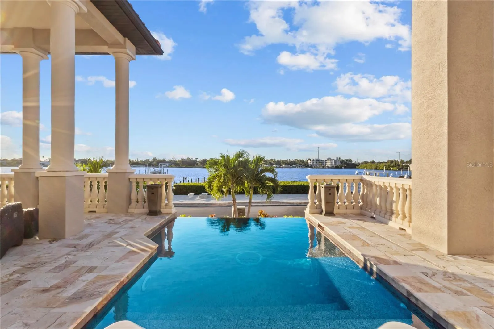107 SUNSET DR