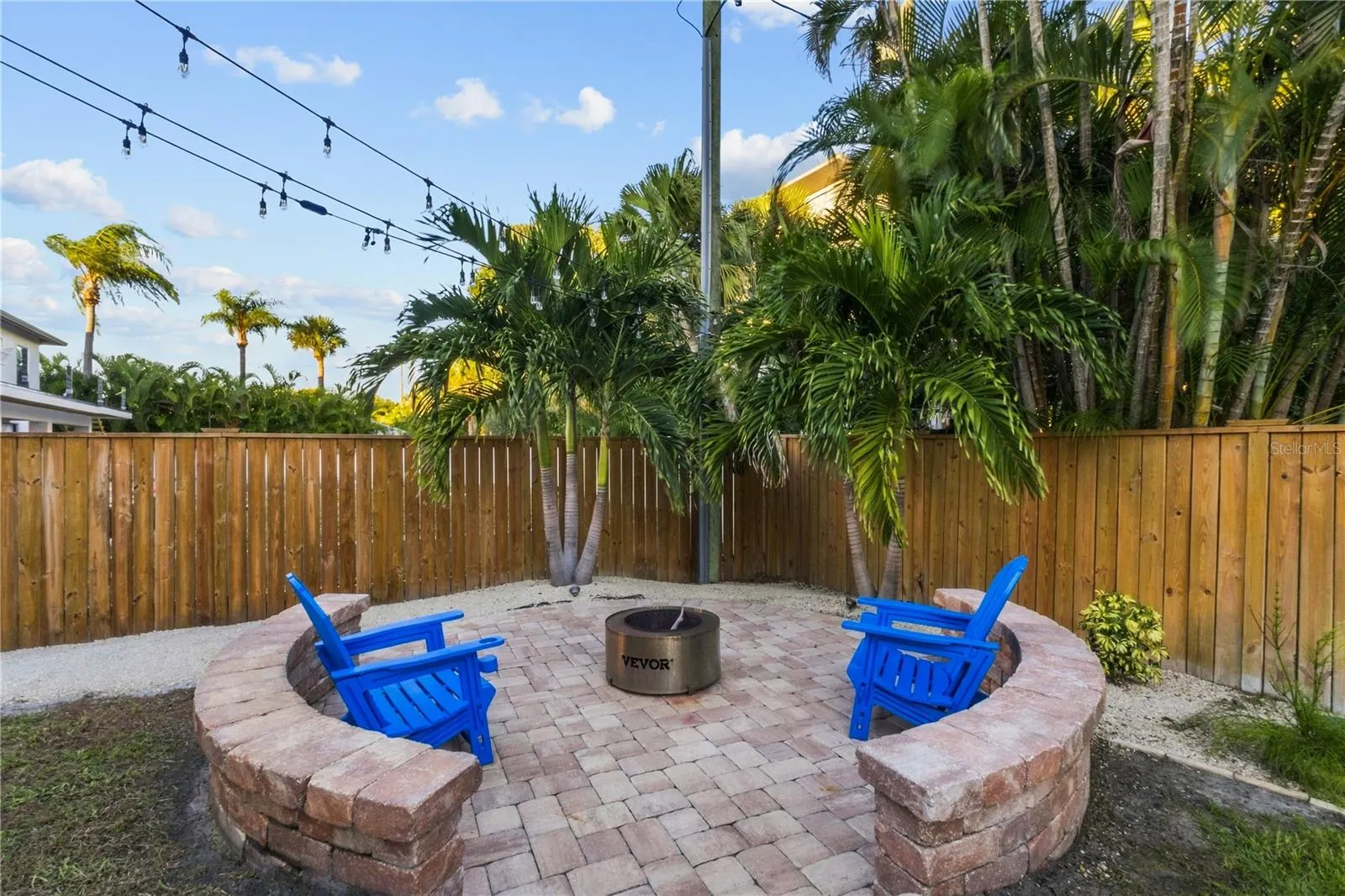 107 SUNSET DR