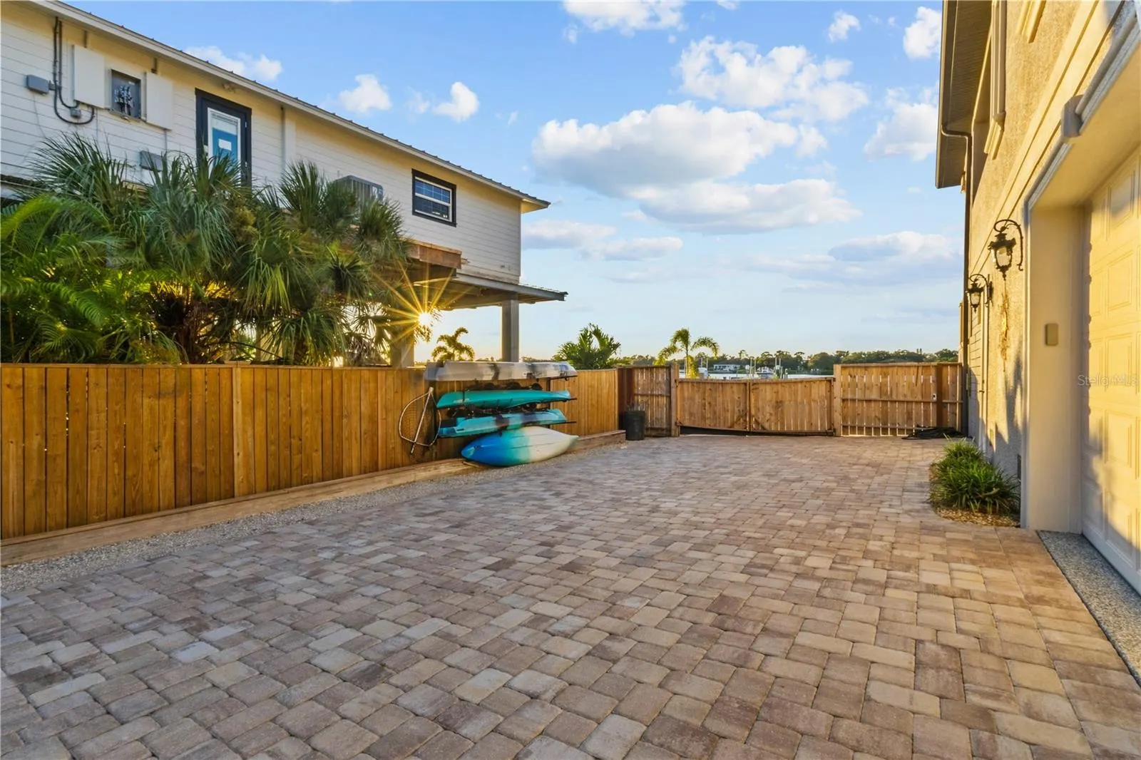 107 SUNSET DR