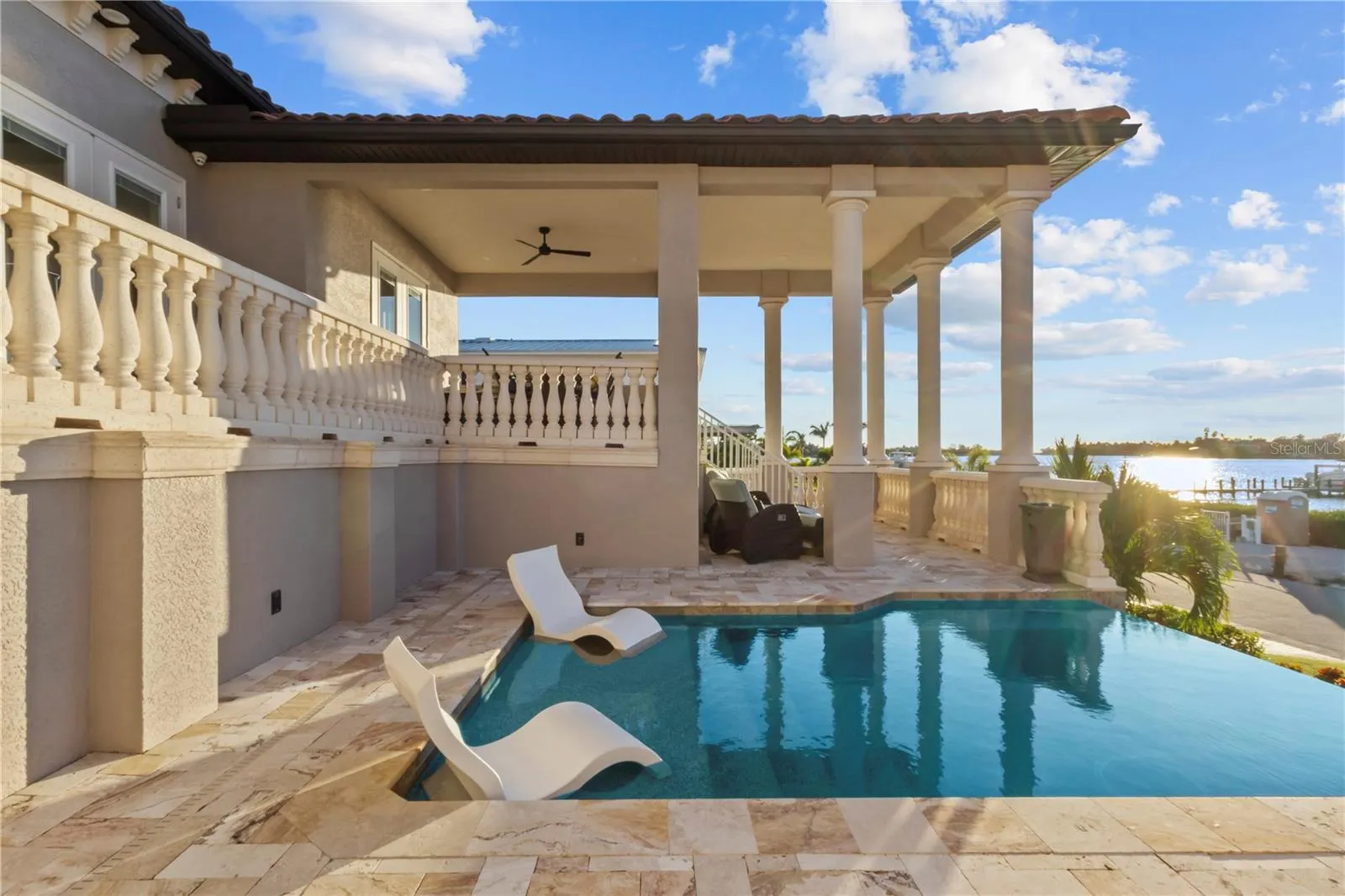 107 SUNSET DR