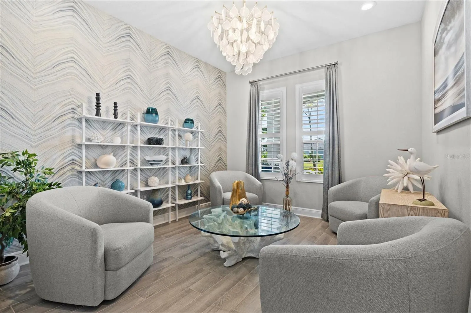 21221 HOLMES CIR