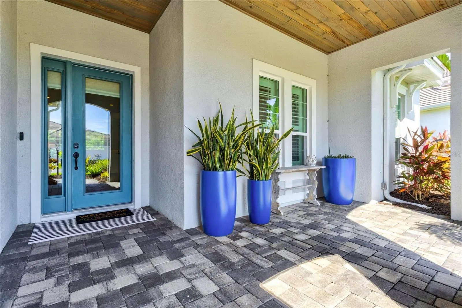21221 HOLMES CIR