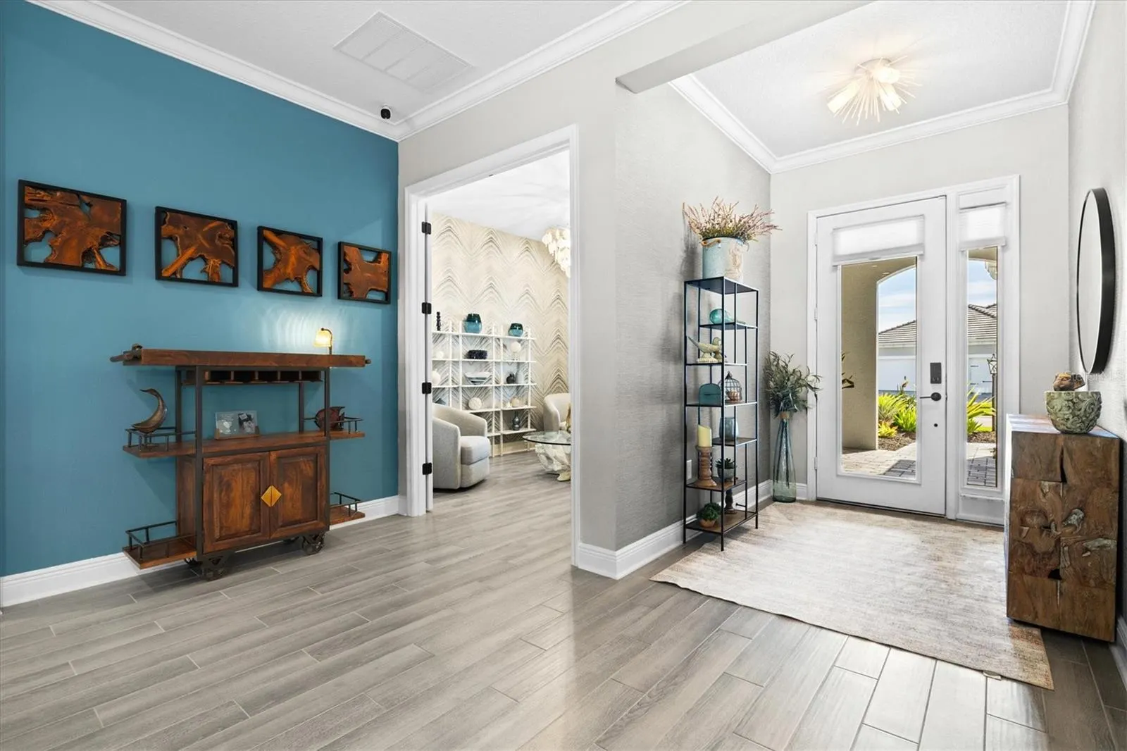 21221 HOLMES CIR