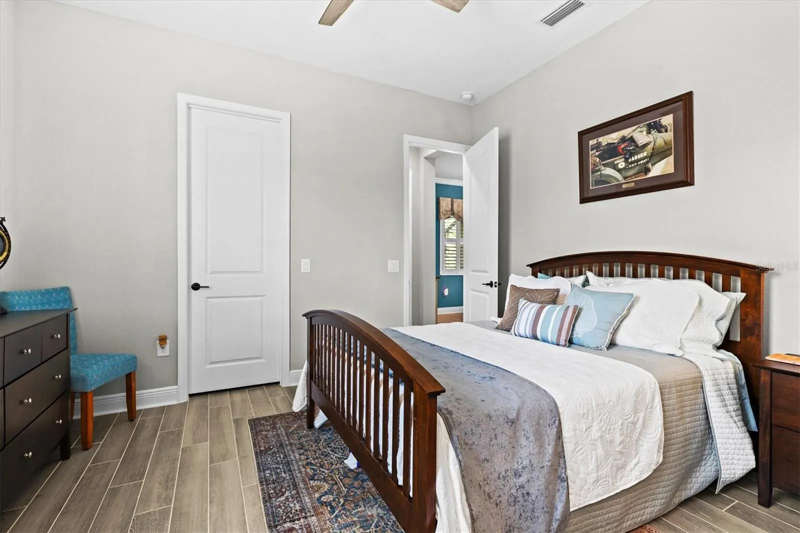 21221 HOLMES CIR