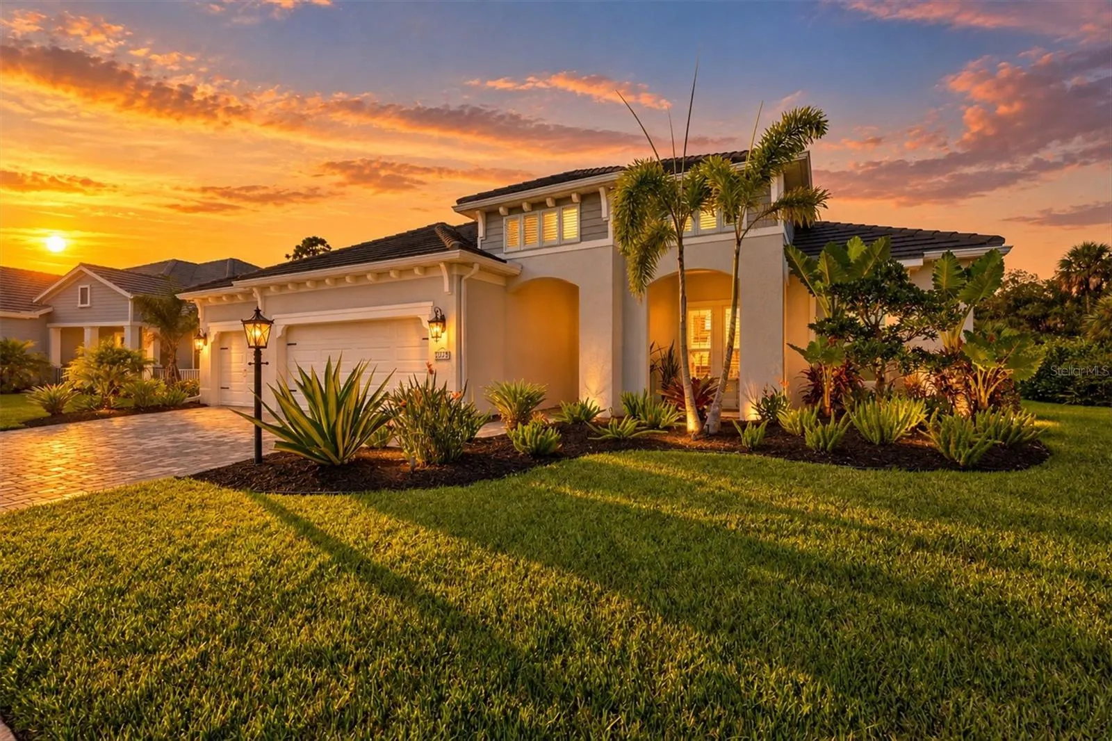 21221 HOLMES CIR