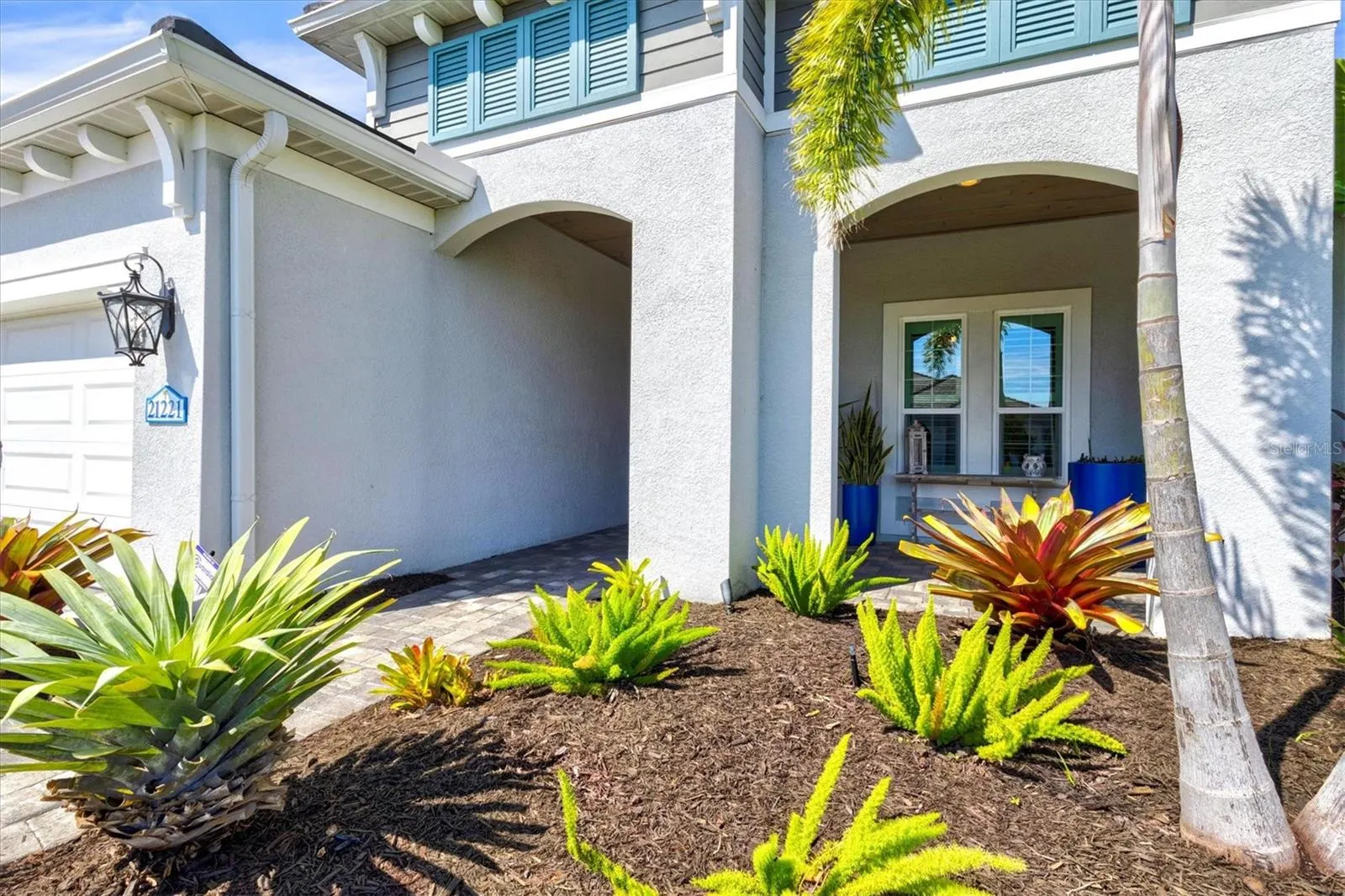 21221 HOLMES CIR