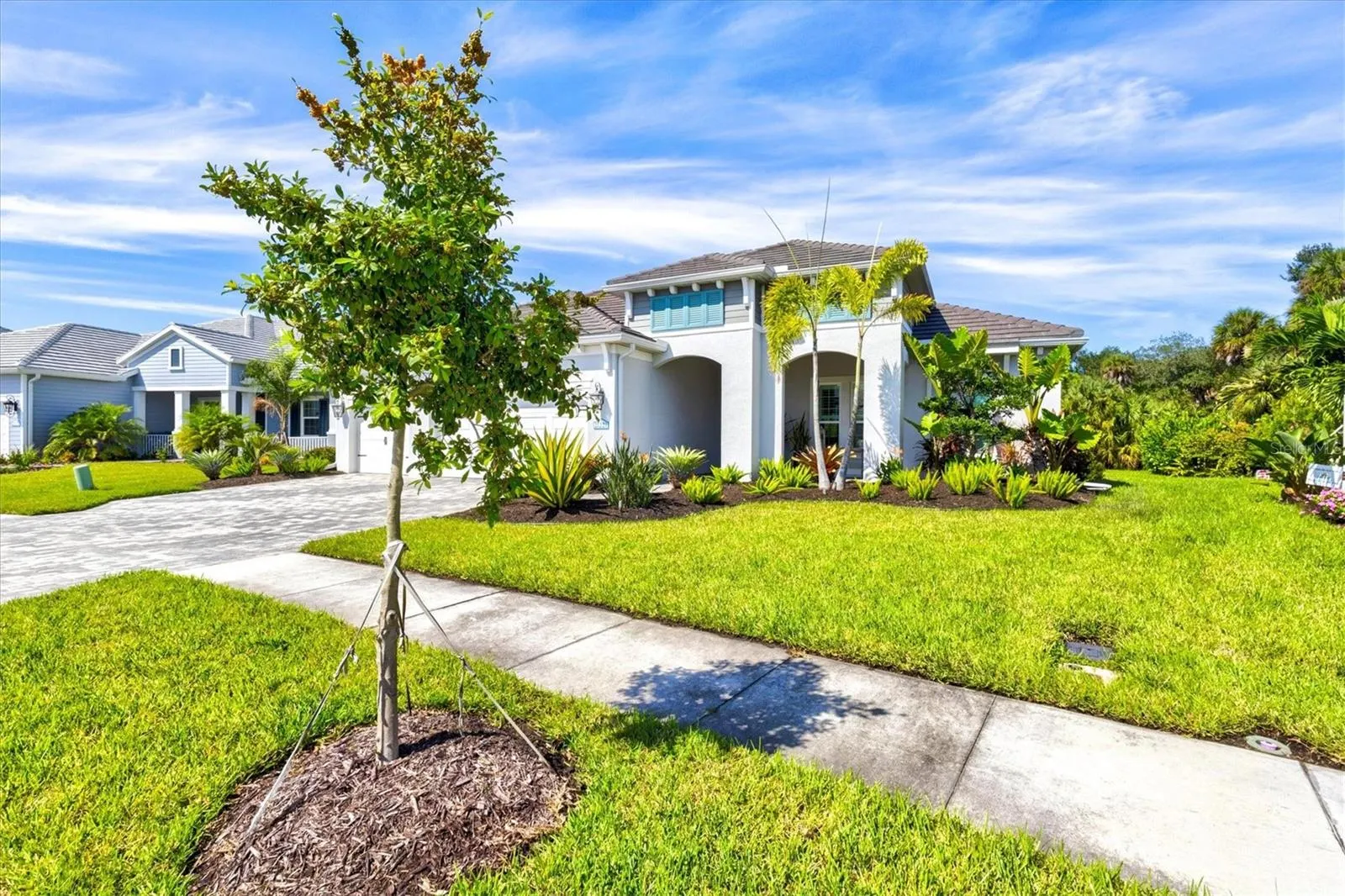 21221 HOLMES CIR