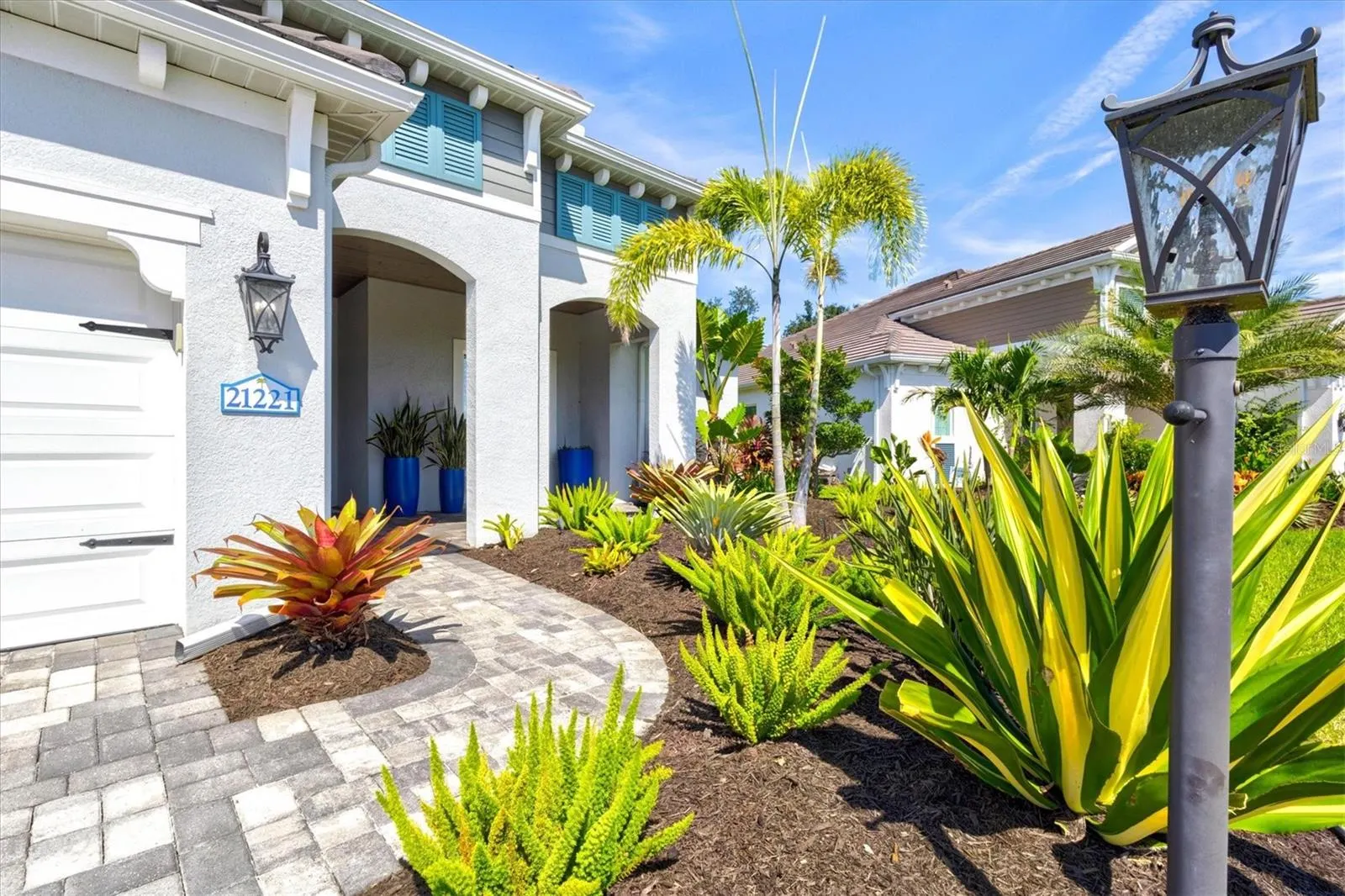 21221 HOLMES CIR
