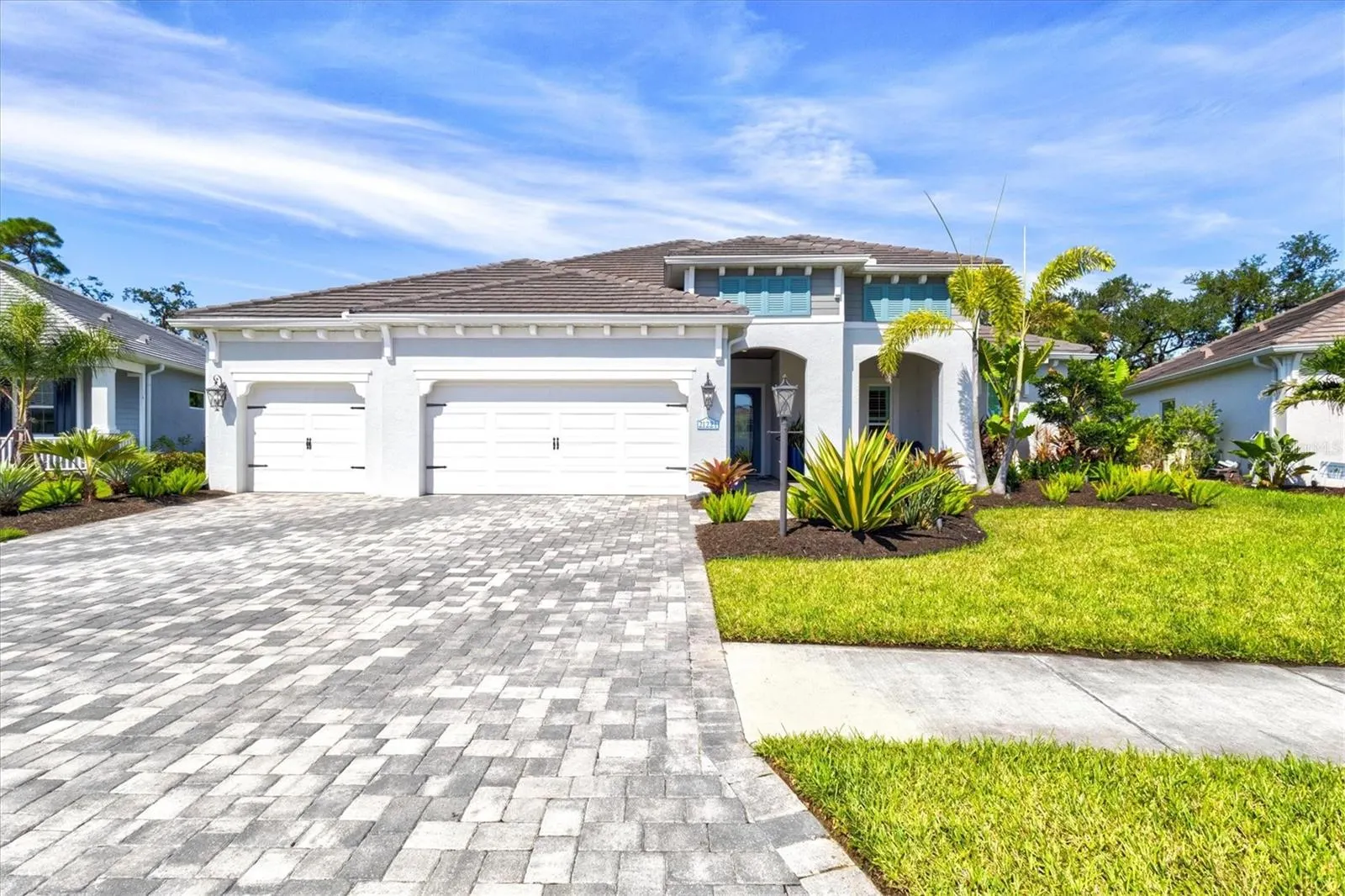 21221 HOLMES CIR