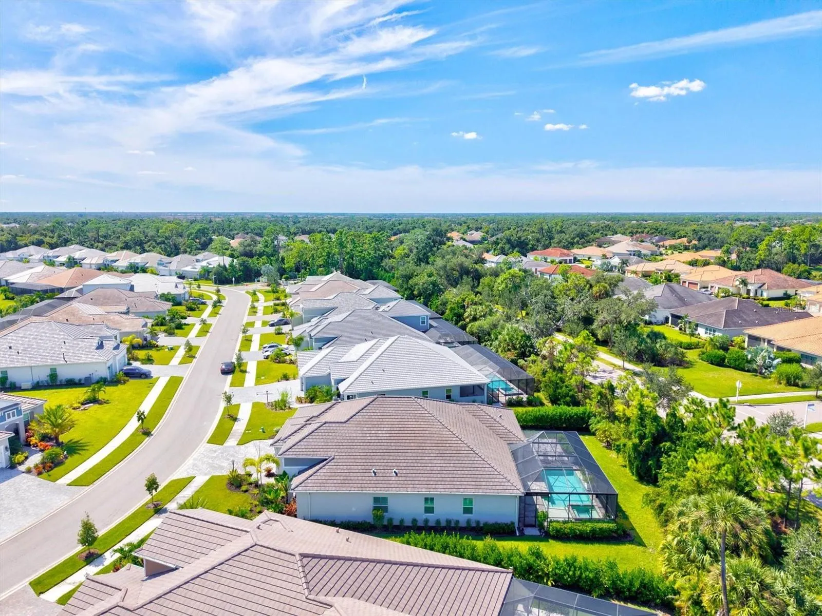 21221 HOLMES CIR