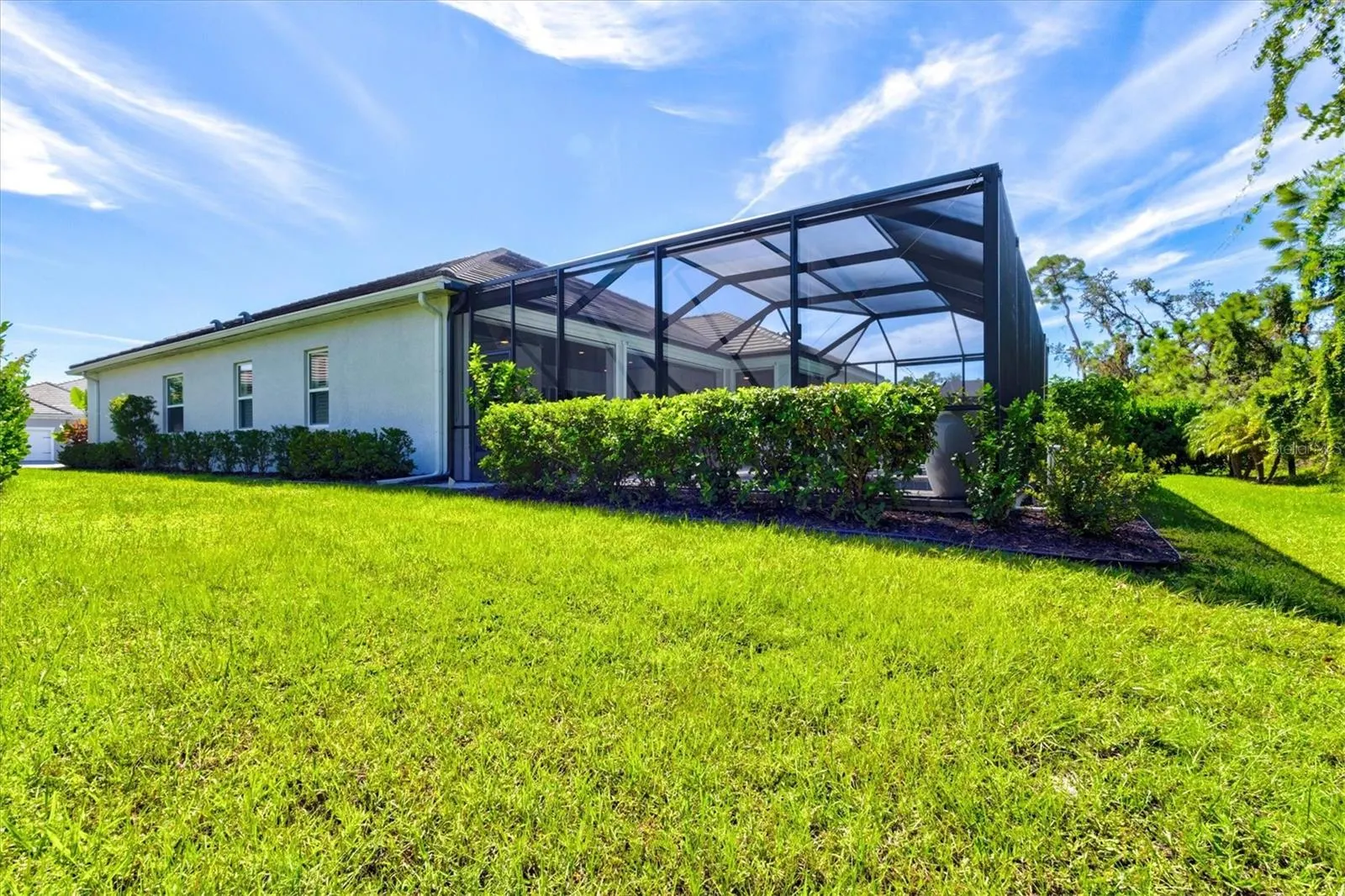 21221 HOLMES CIR
