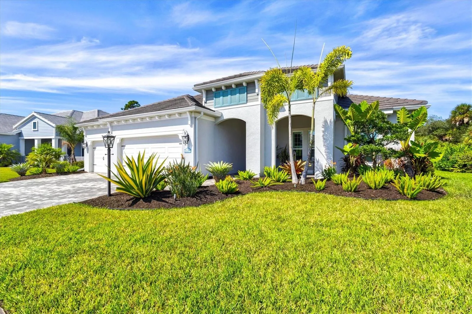 21221 HOLMES CIR