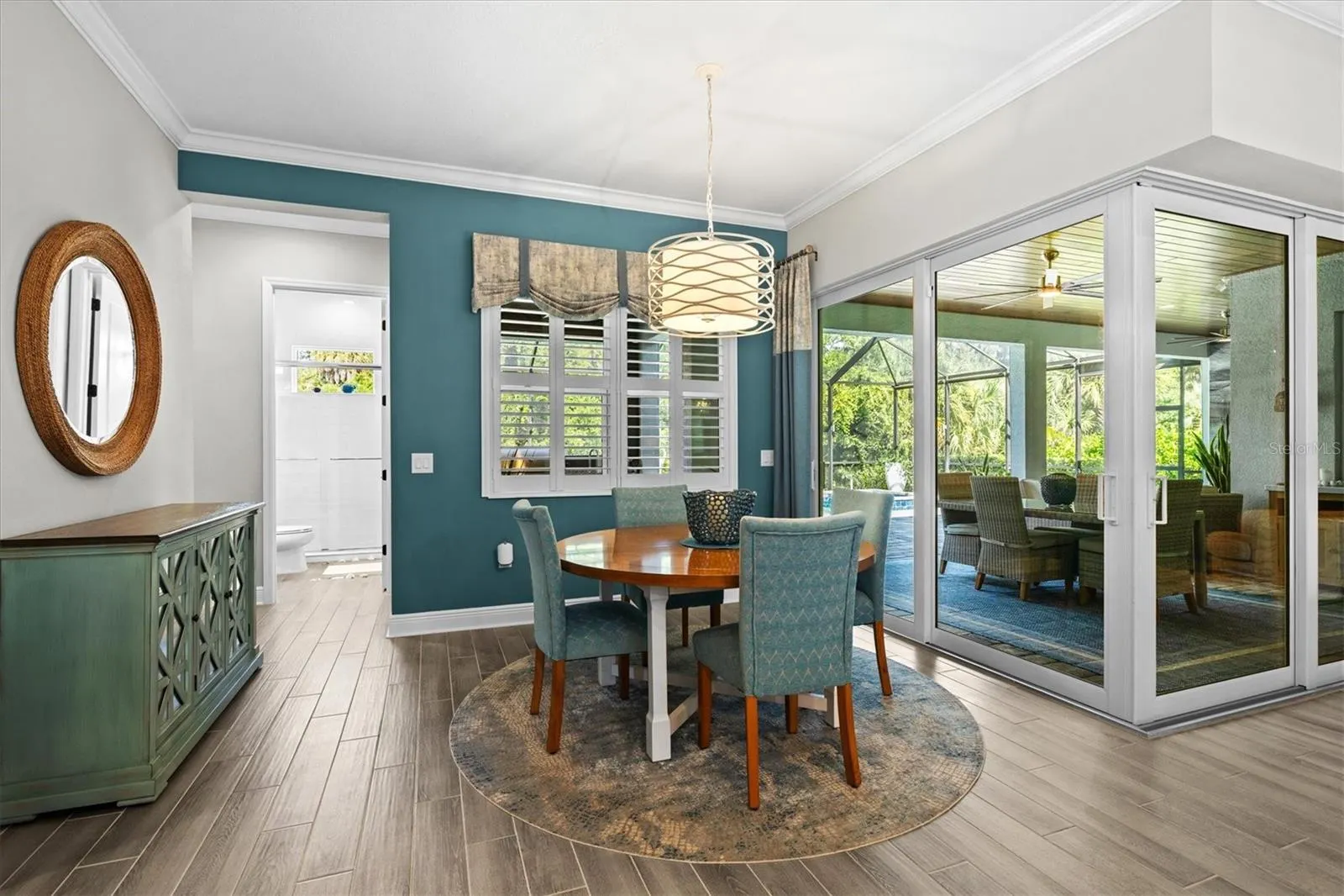 21221 HOLMES CIR
