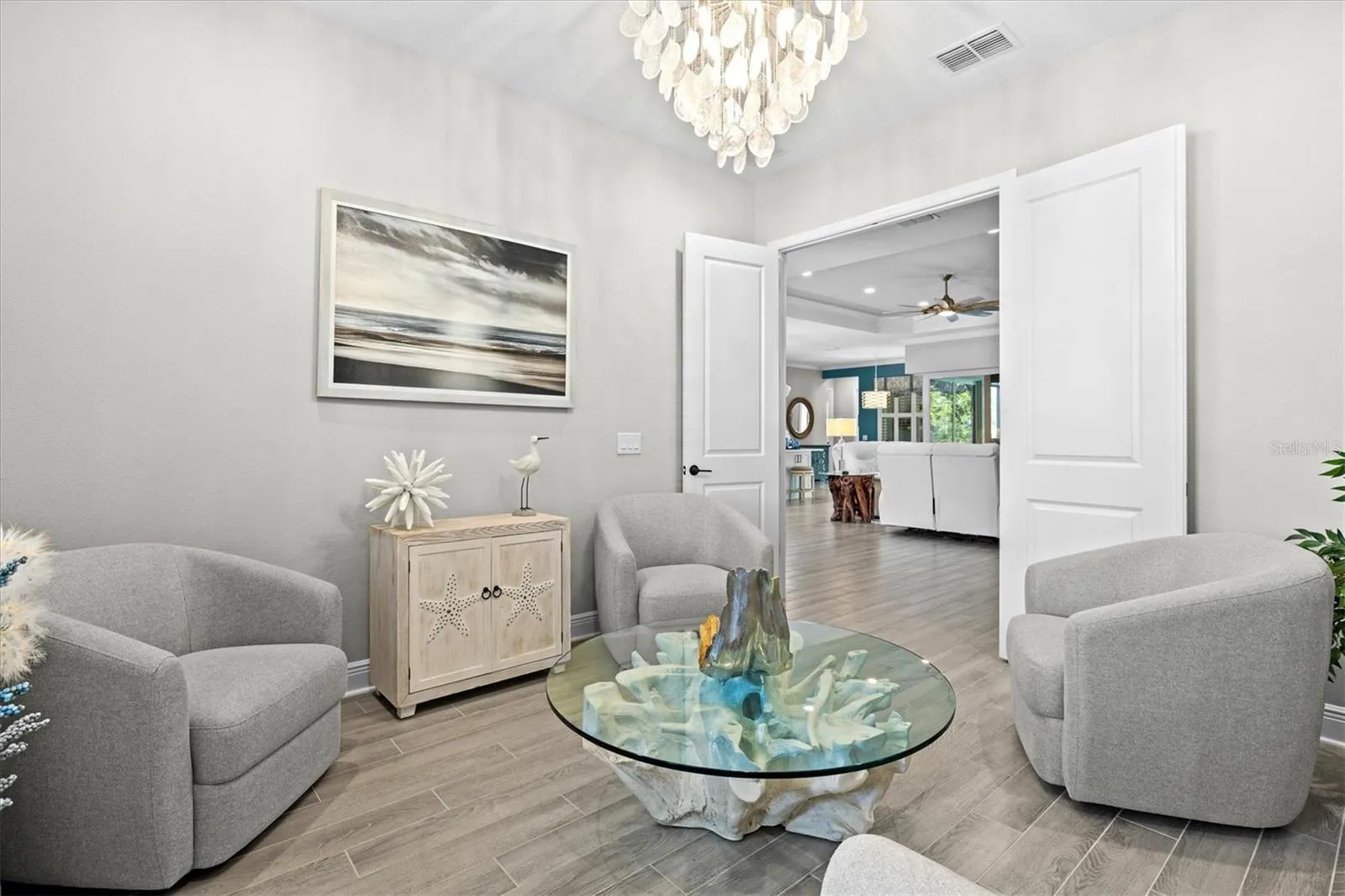 21221 HOLMES CIR