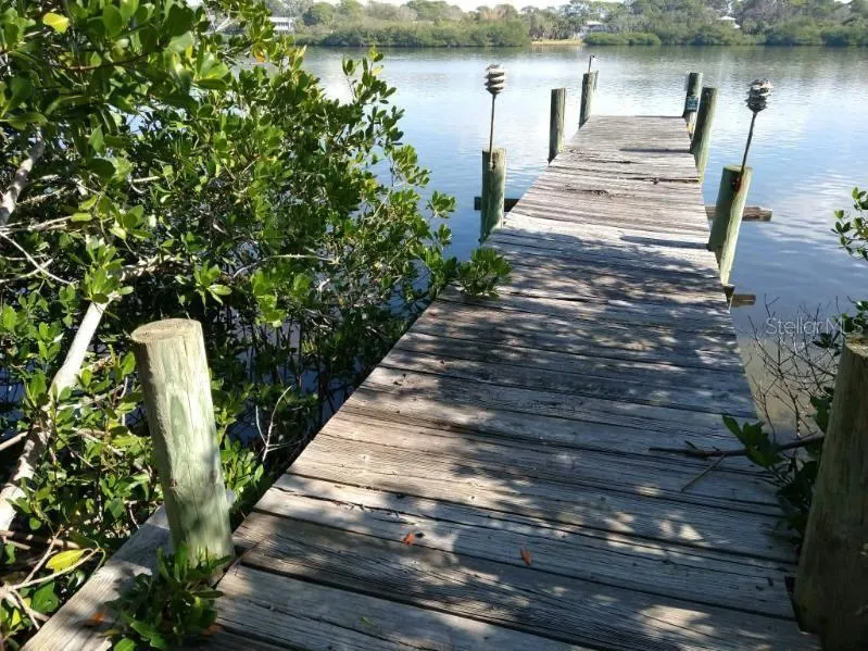 8475 MANASOTA KEY RD