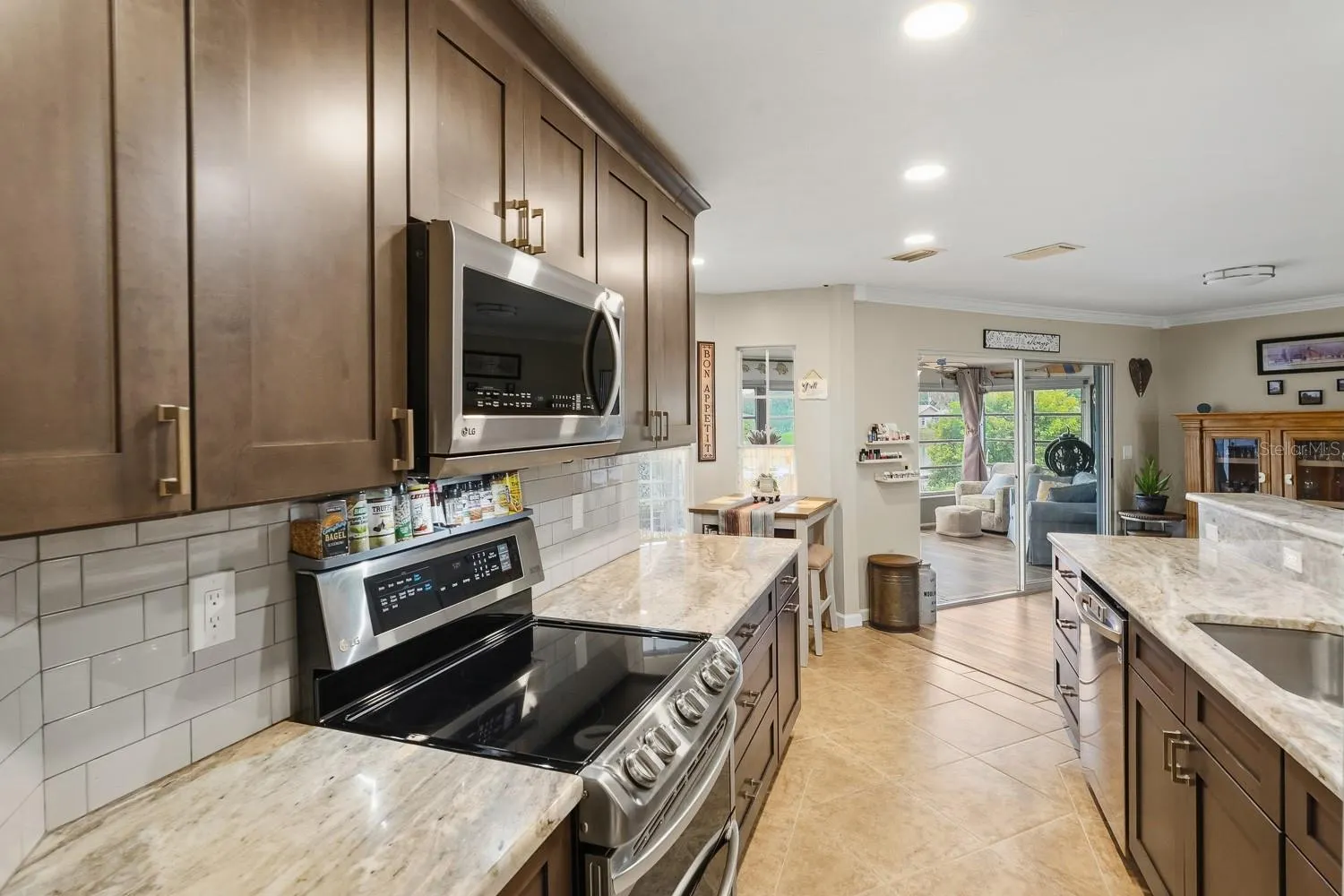 2331 SANDLEWOOD DR