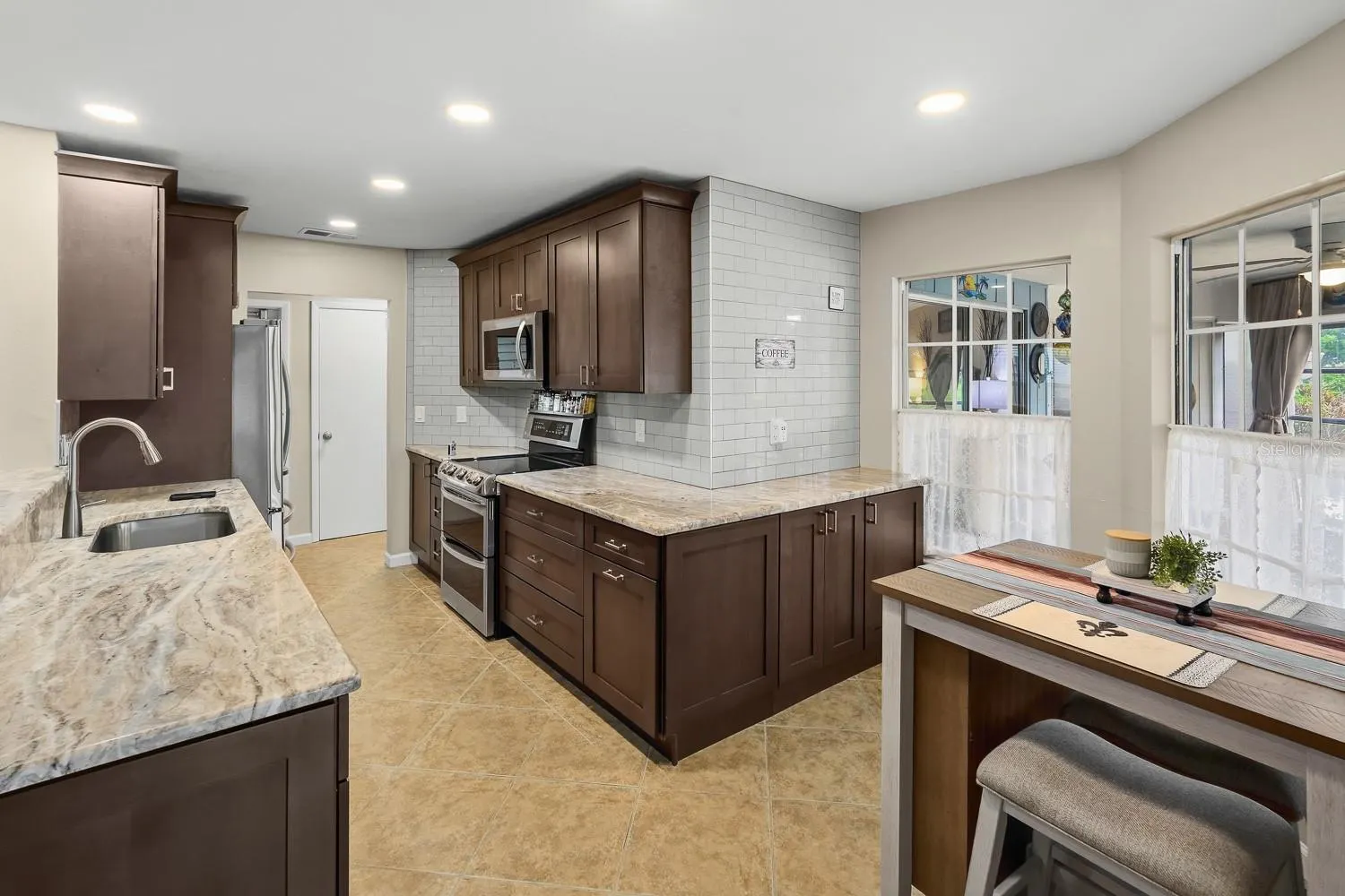 2331 SANDLEWOOD DR
