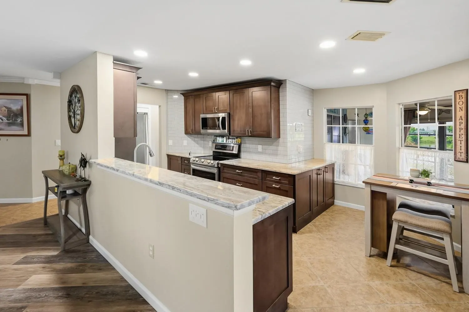 2331 SANDLEWOOD DR