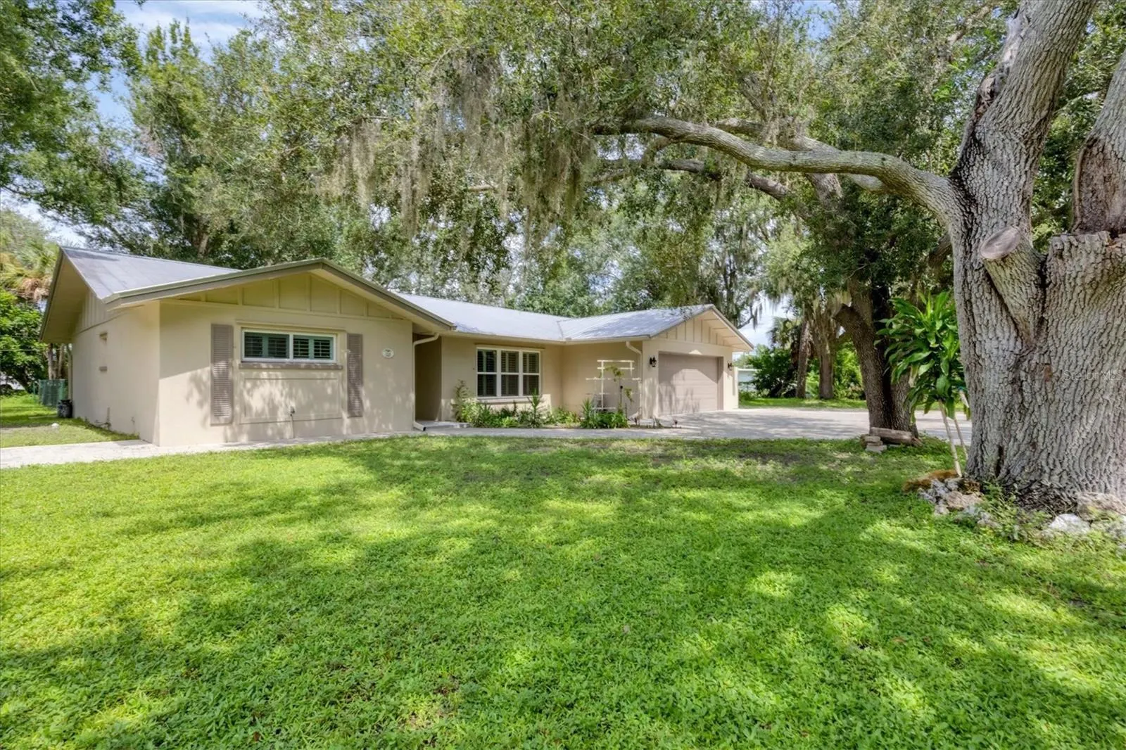 336 TIMBRUCE LN NW