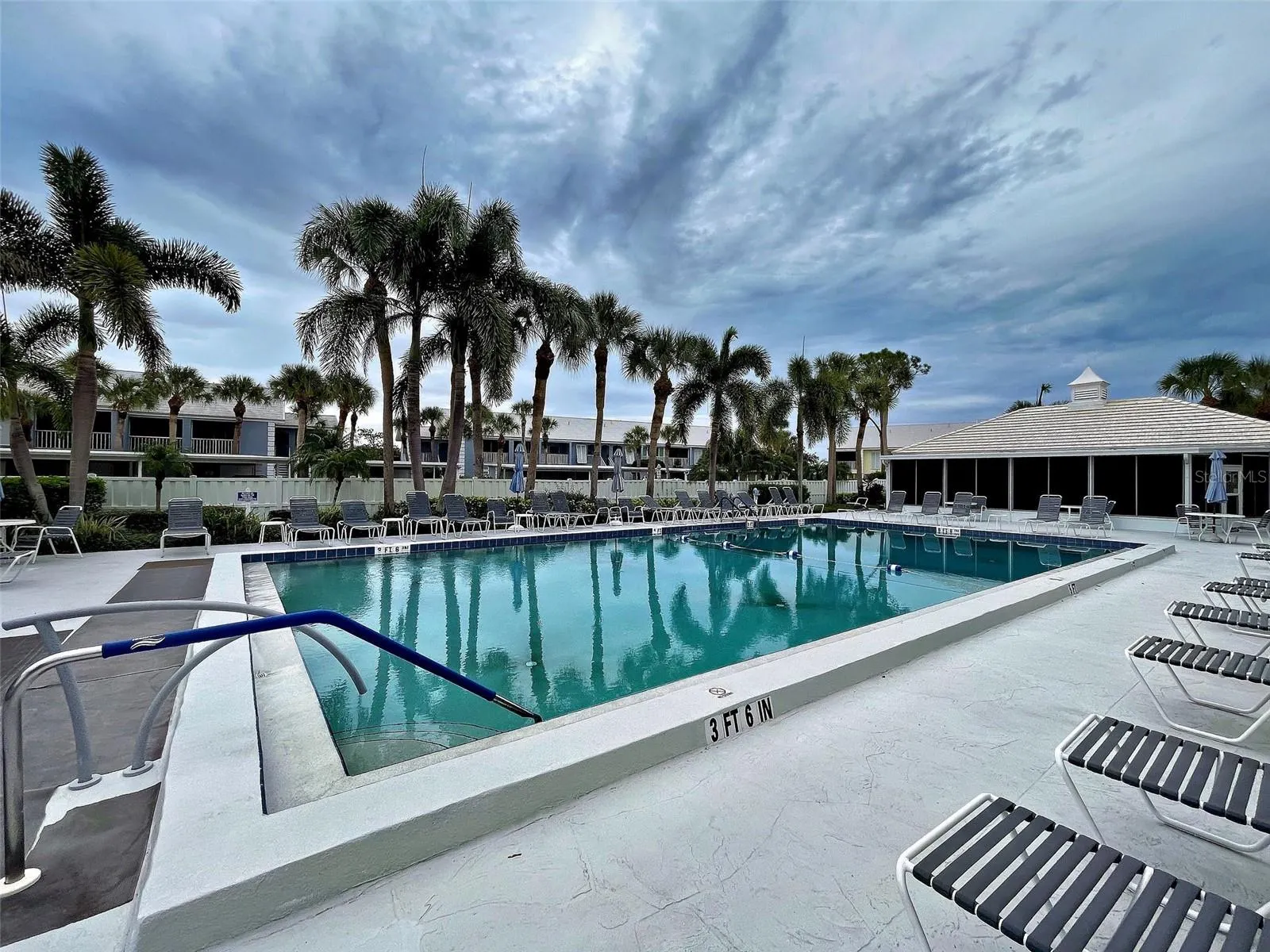 435 CERROMAR LN #329 #329