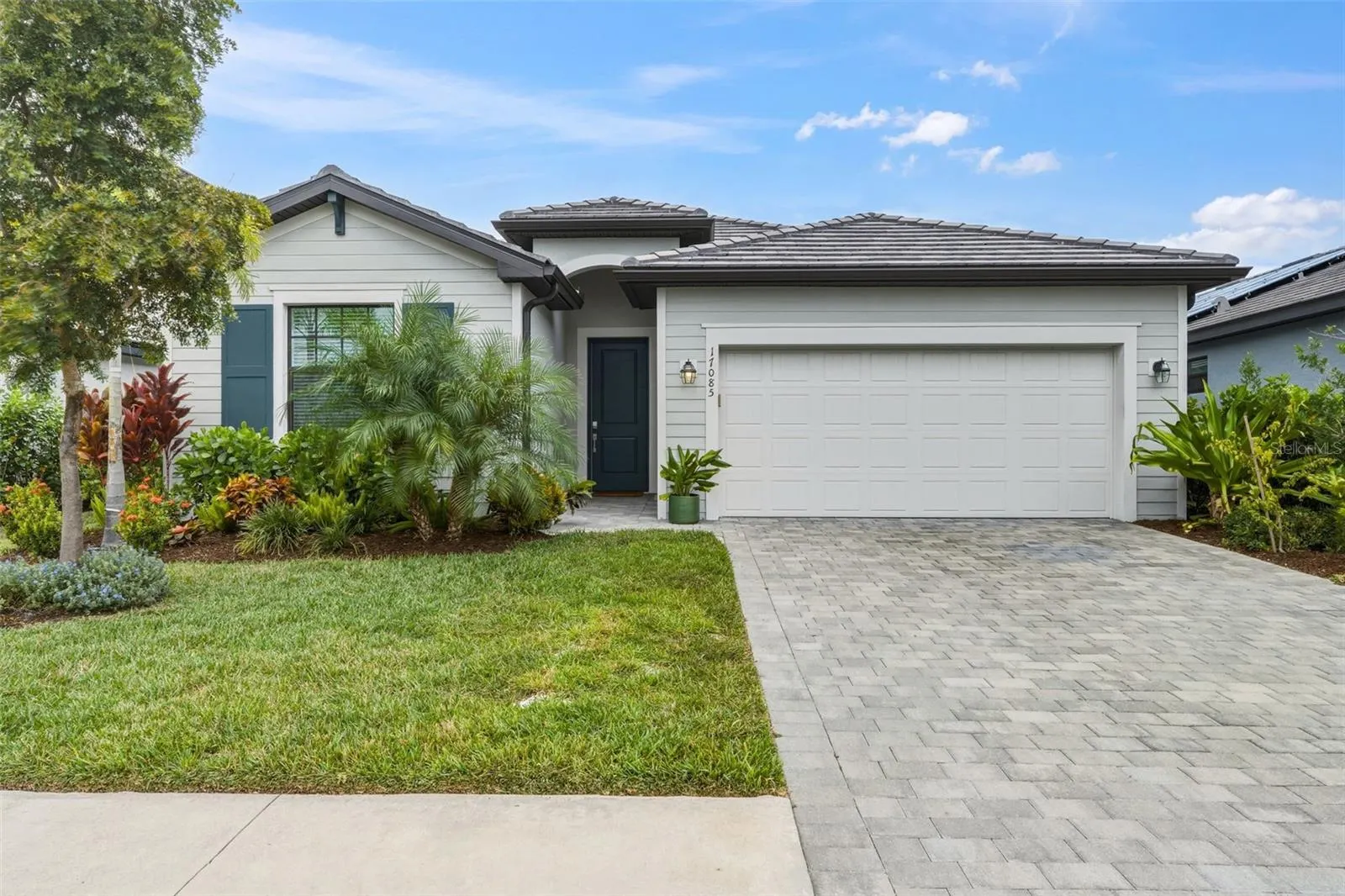 17085 LUMINOUS AVE