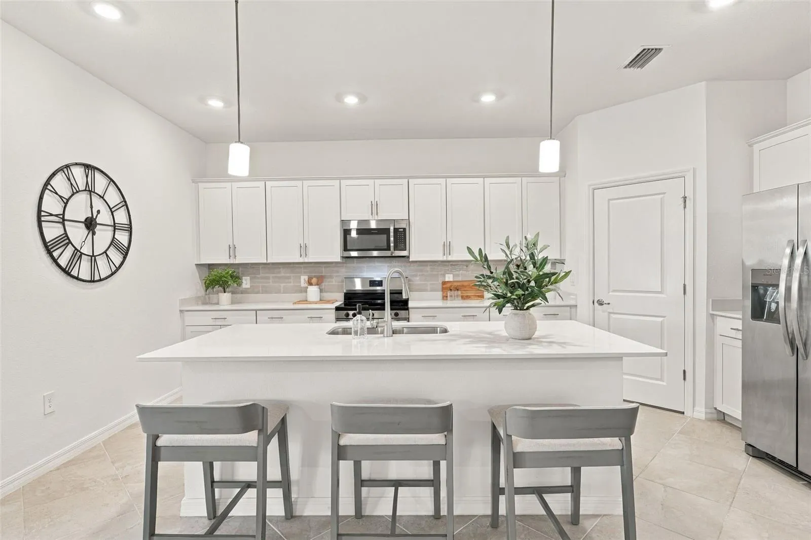 17085 LUMINOUS AVE