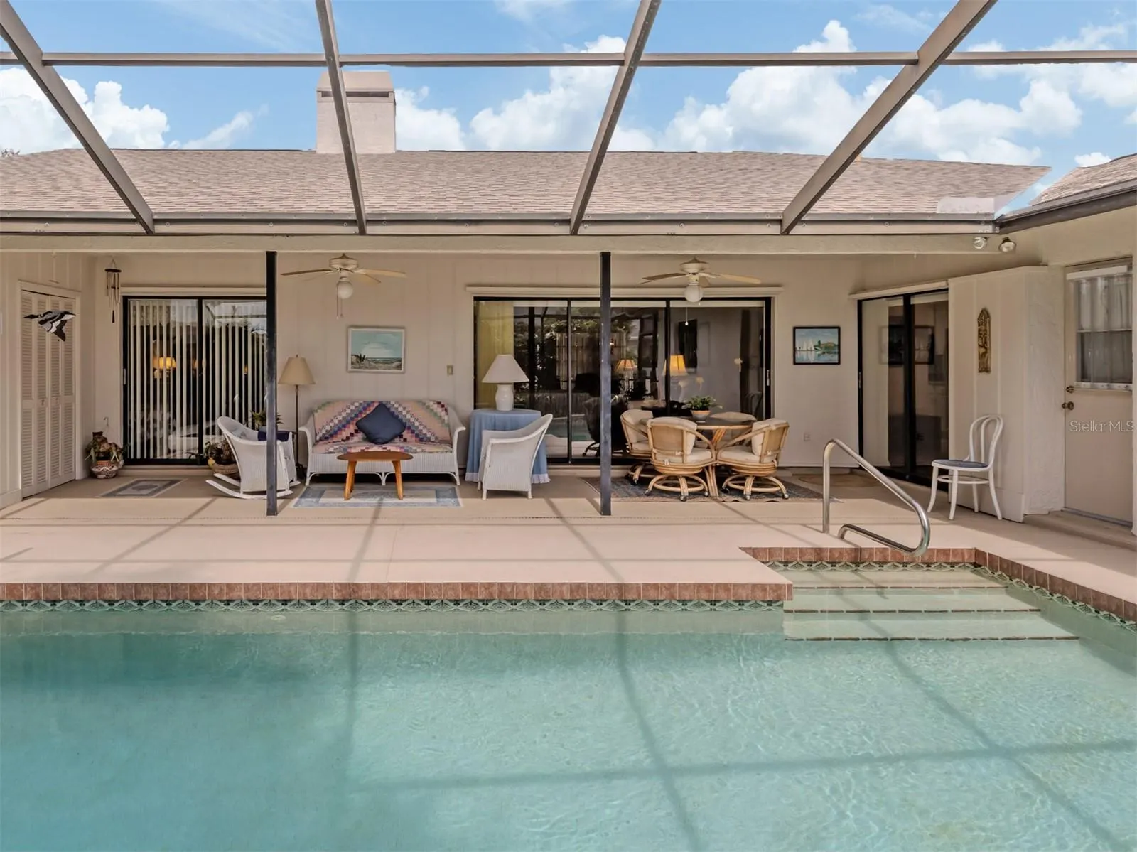 1250 WATERSIDE LN