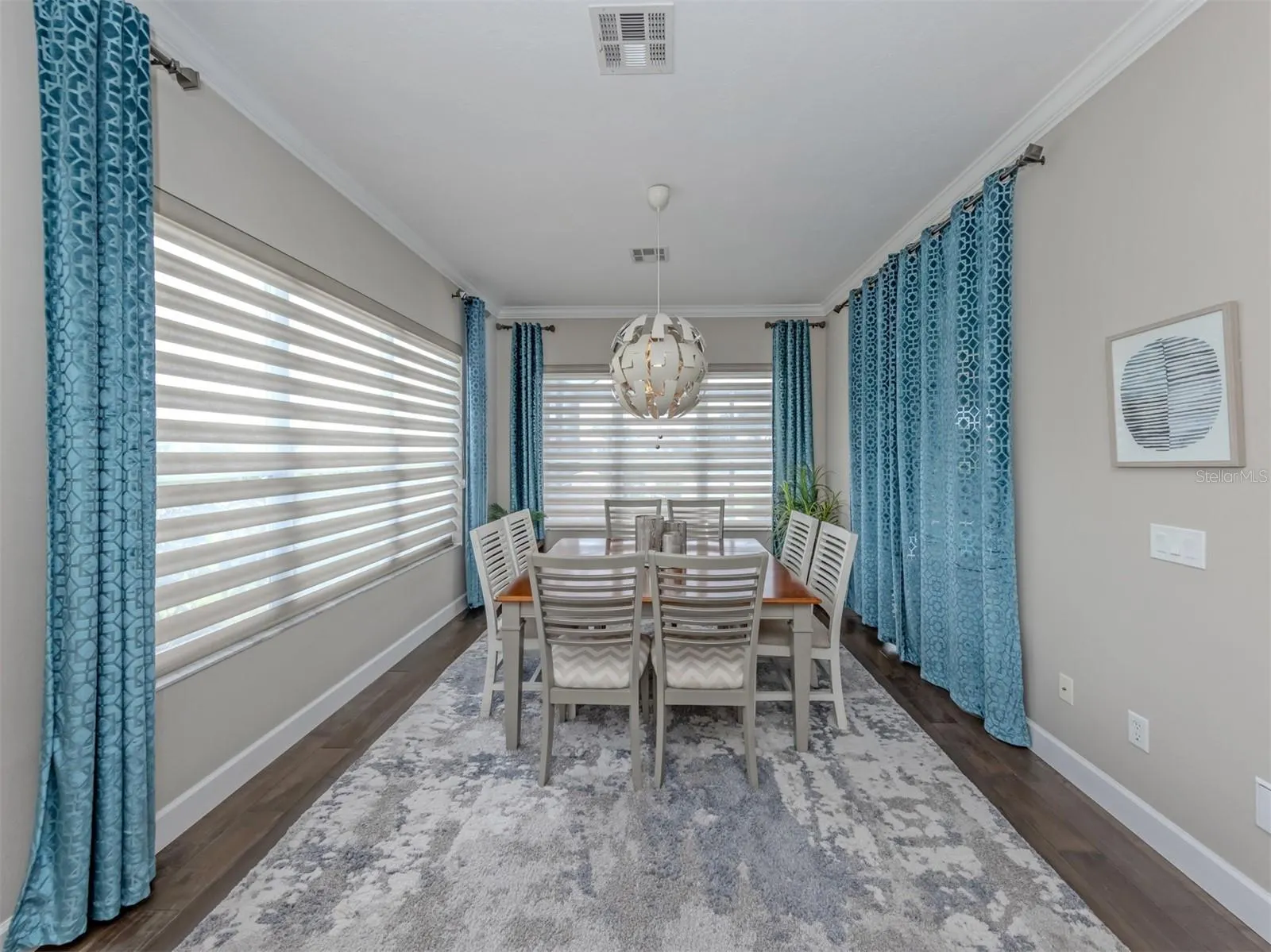 565 FALLBROOK DR