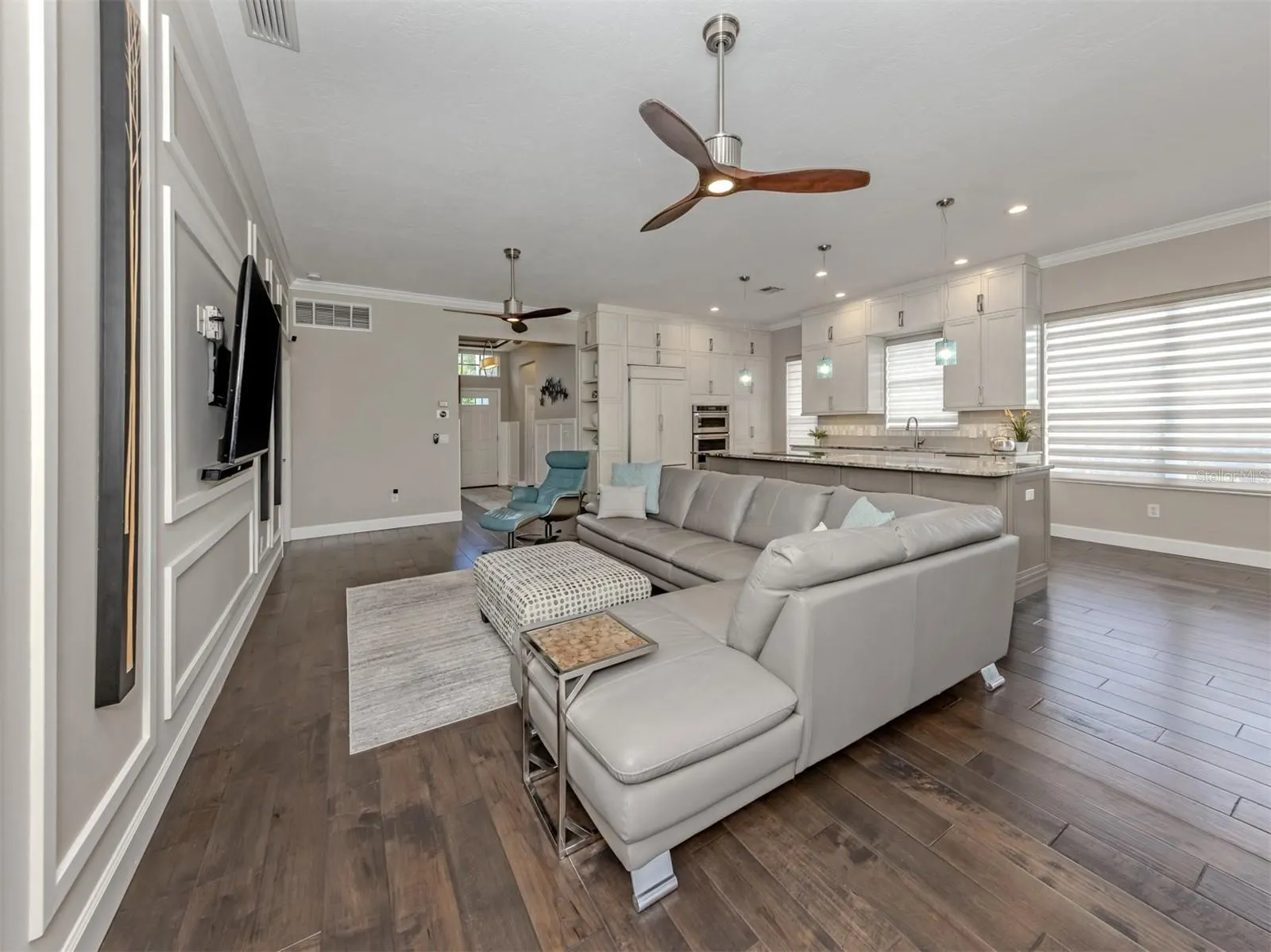 565 FALLBROOK DR