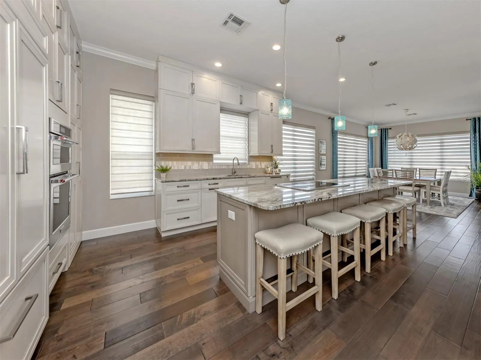 565 FALLBROOK DR