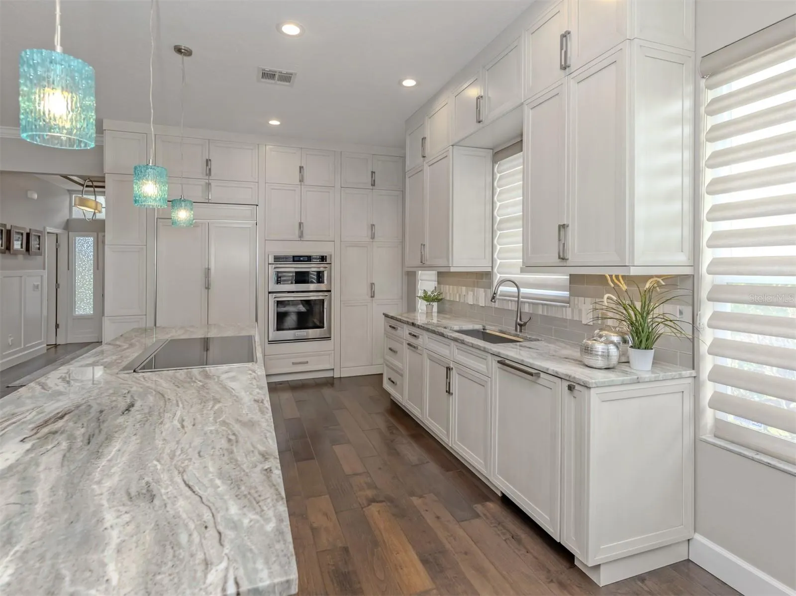 565 FALLBROOK DR