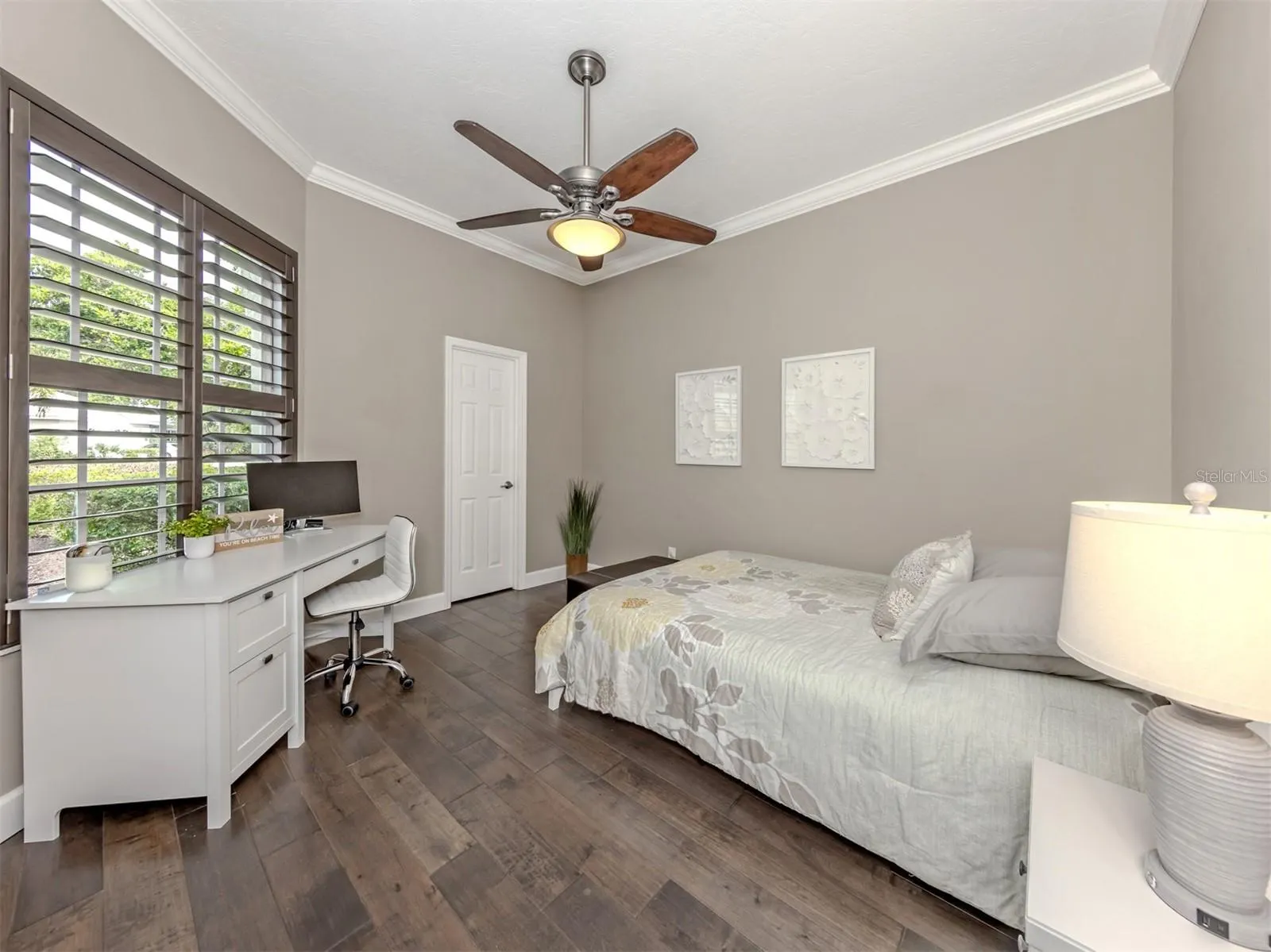565 FALLBROOK DR