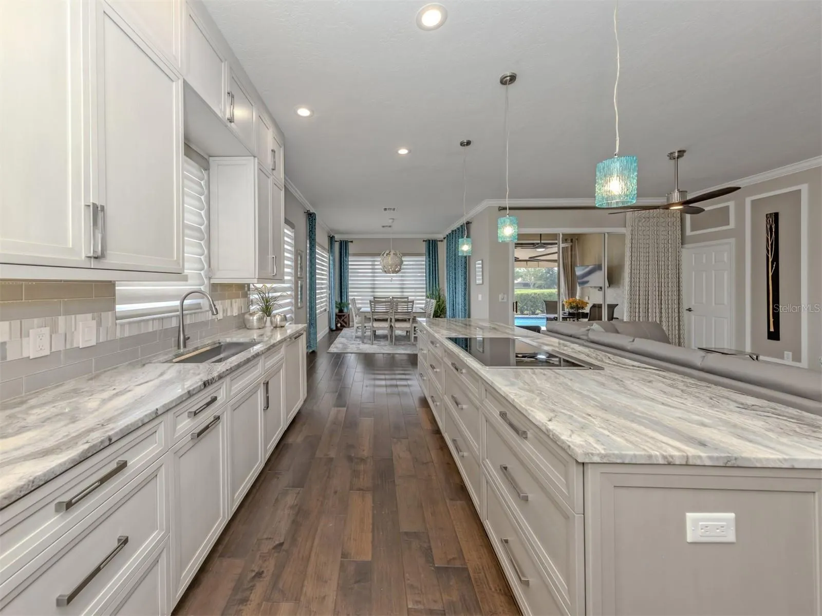 565 FALLBROOK DR