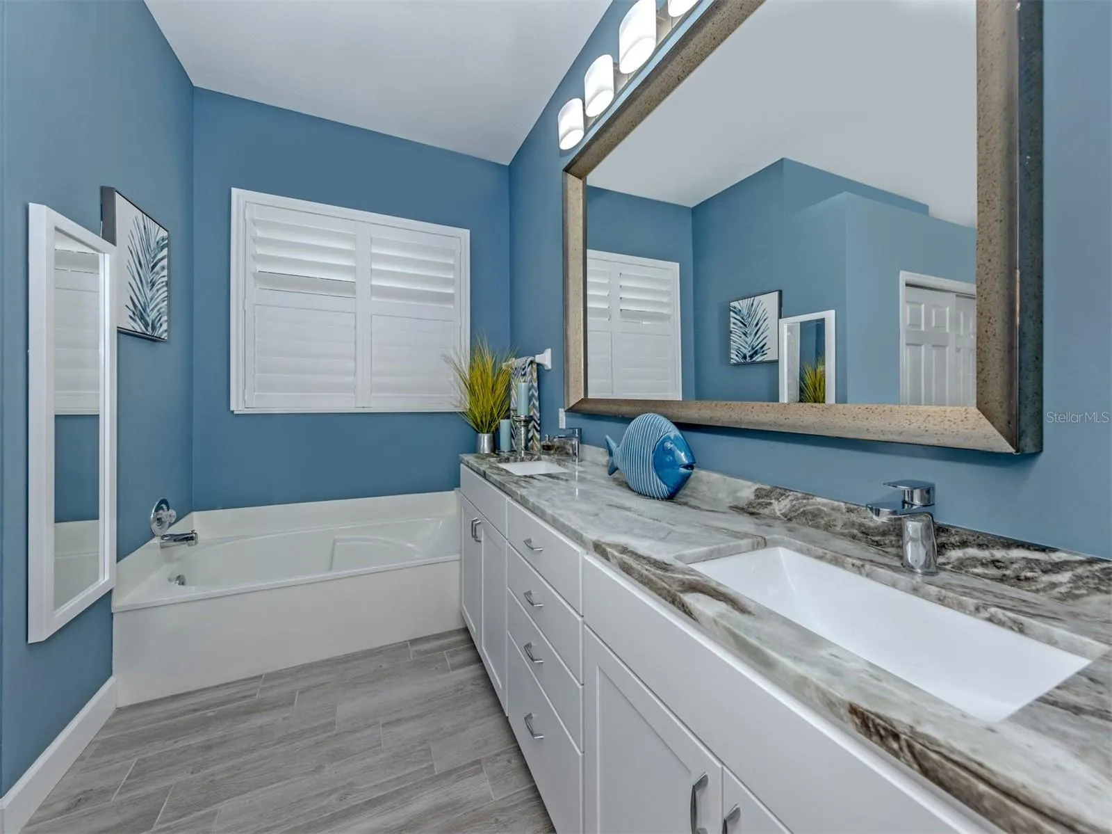 565 FALLBROOK DR