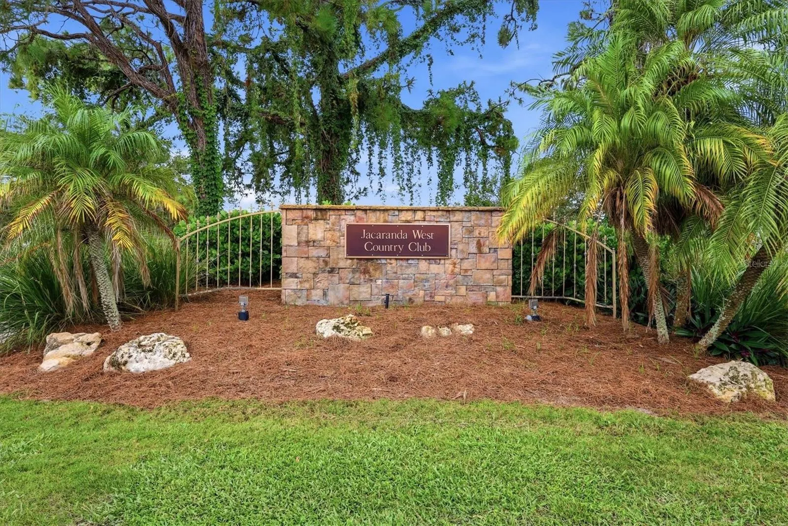 1714 CORAL SANDS CT