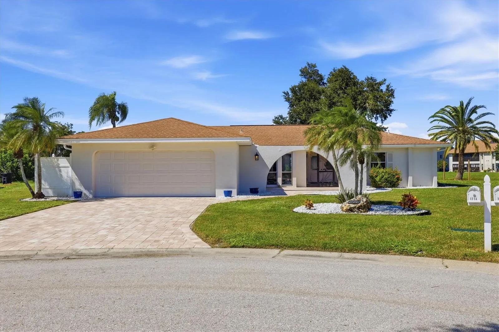 1714 CORAL SANDS CT