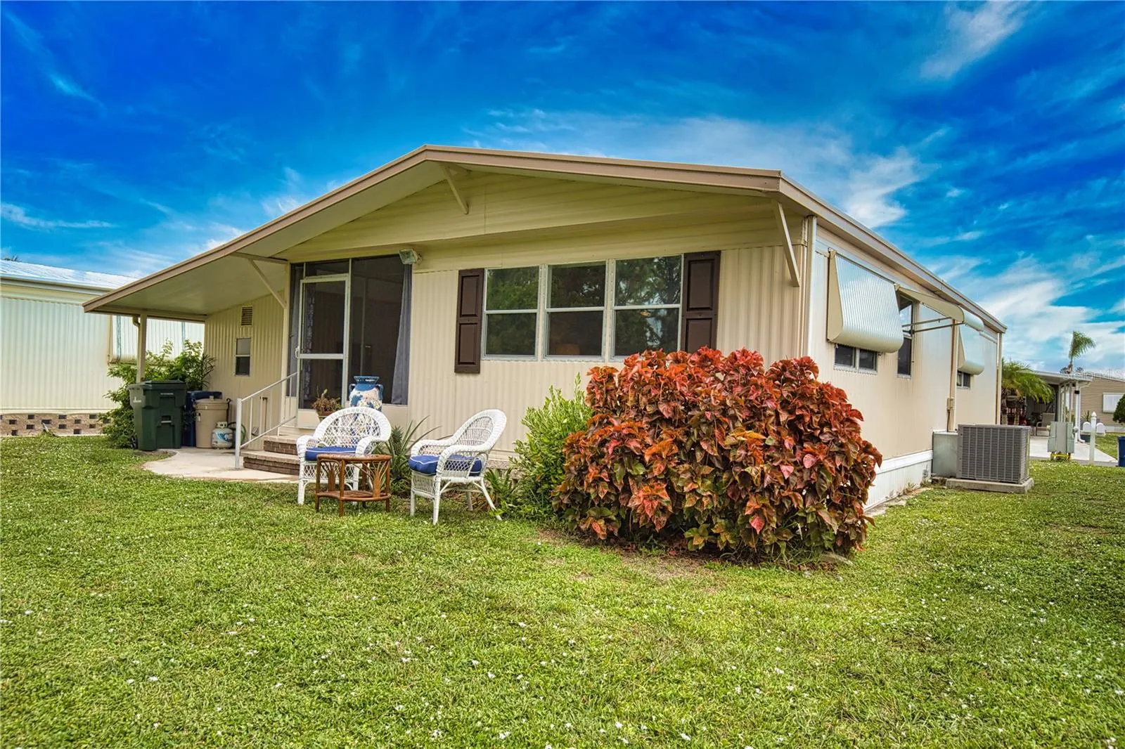 236 N FIJI CIR