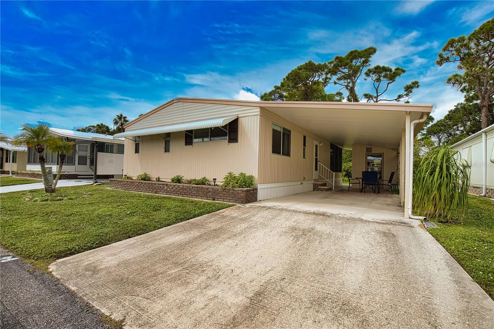 236 N FIJI CIR