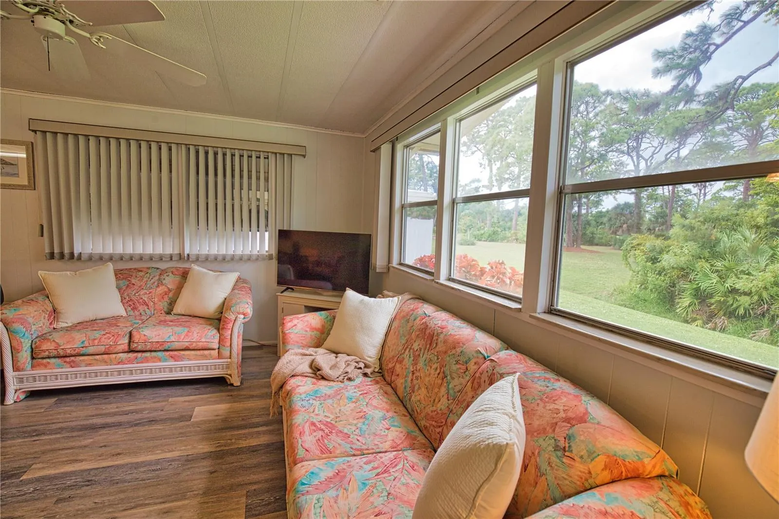 236 N FIJI CIR