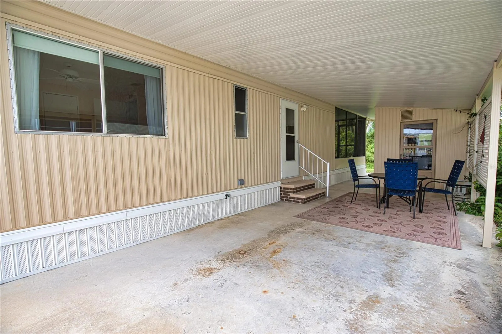 236 N FIJI CIR