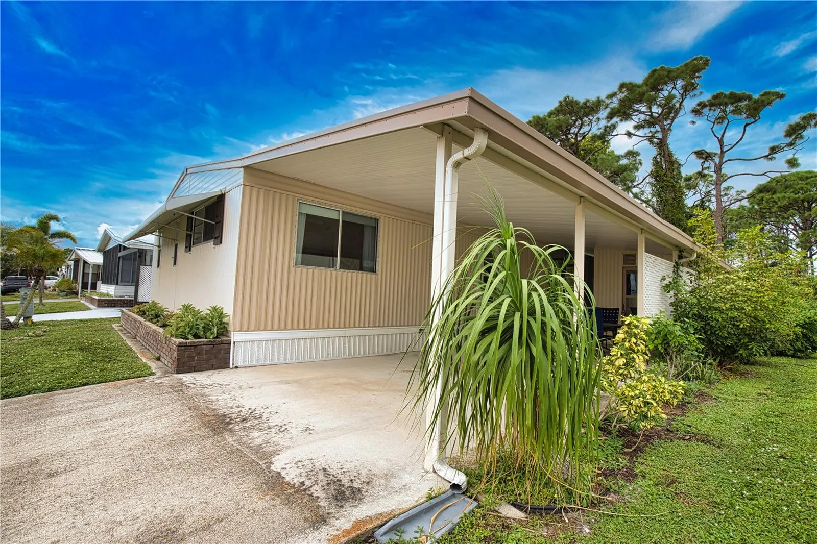 236 N FIJI CIR