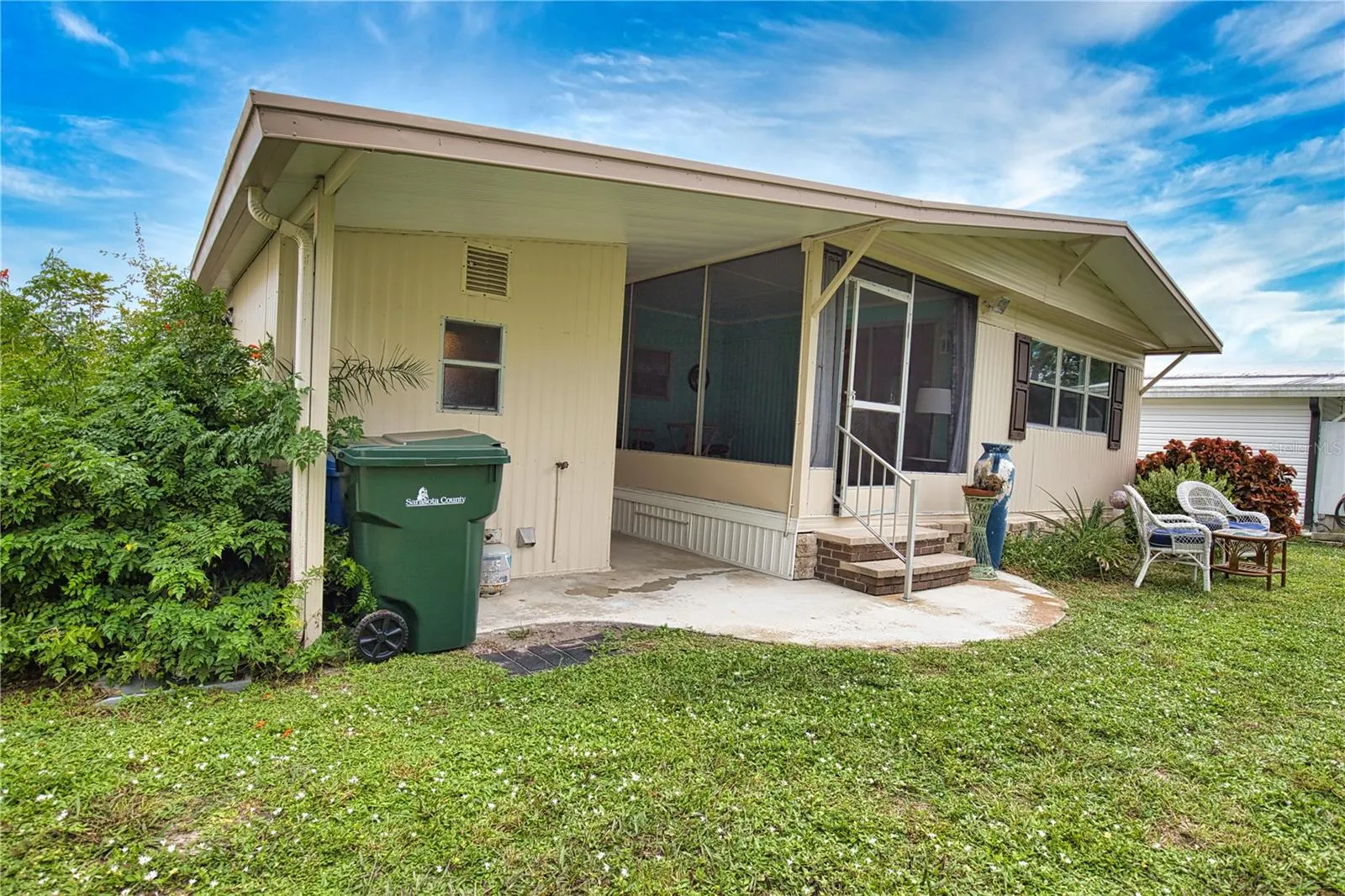 236 N FIJI CIR
