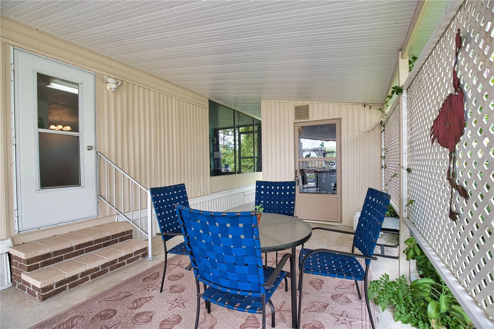 236 N FIJI CIR